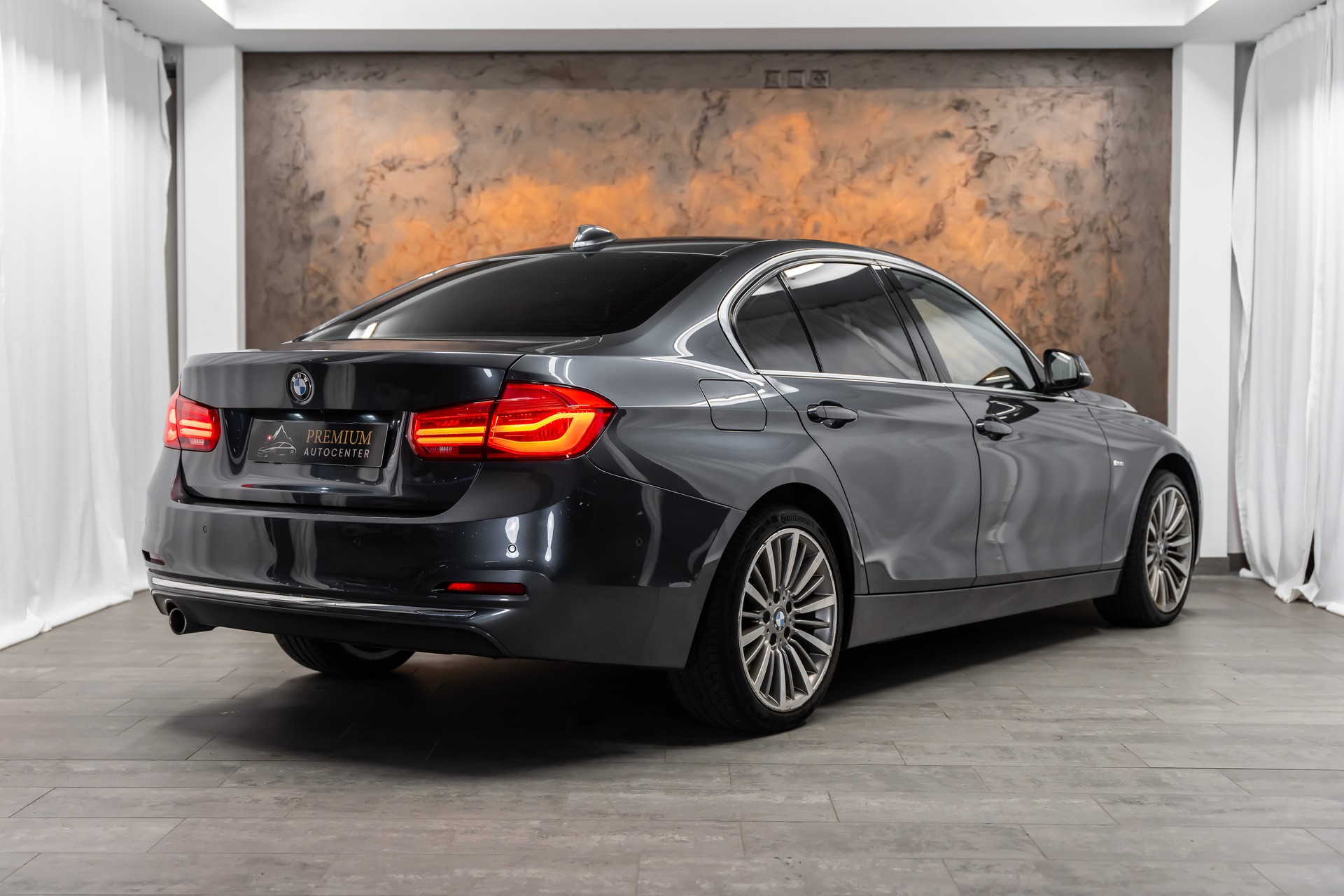 BMW 318d Edition Luxury Line Steptronic *Facelift*Head-Up* 360°*Leder*-image-7