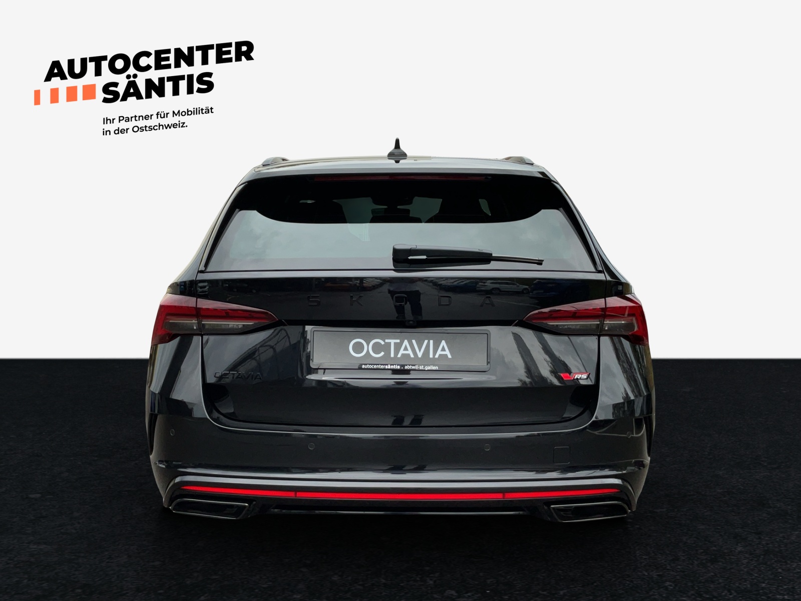SKODA Octavia Combi 2.0 TSI DSG RS-image-4