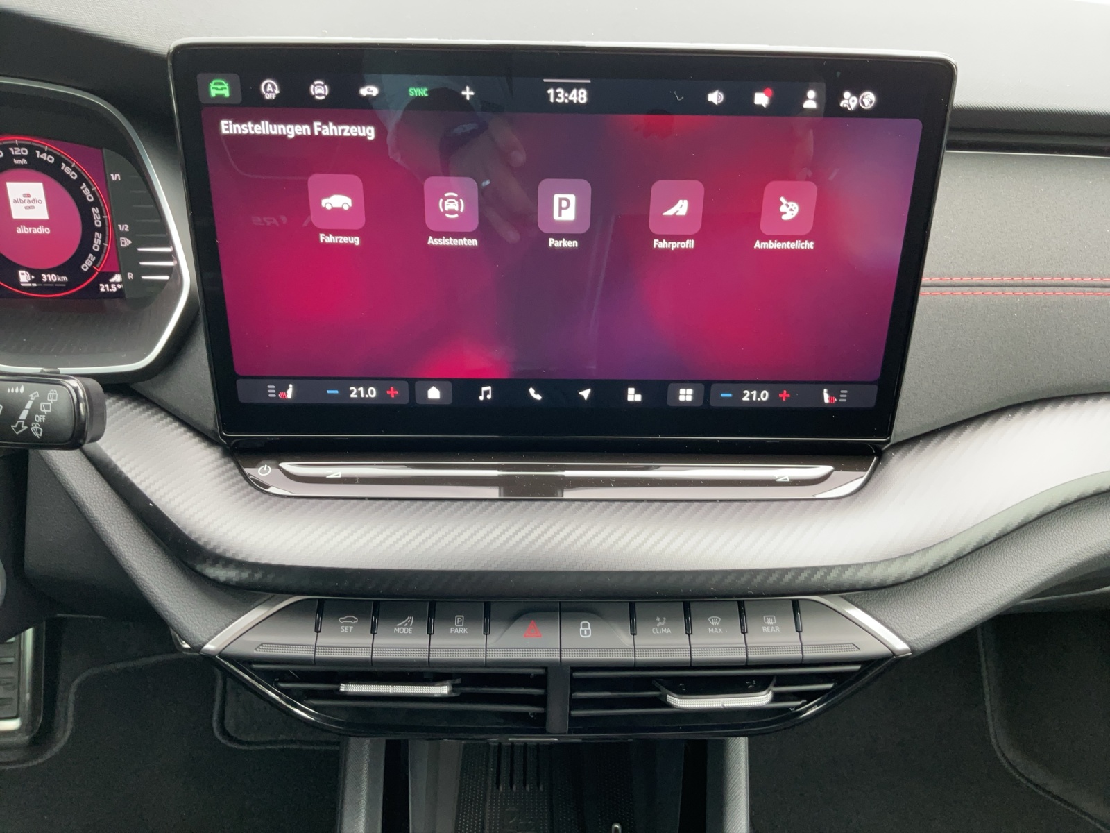 SKODA Octavia Combi 2.0 TSI DSG RS-image-11