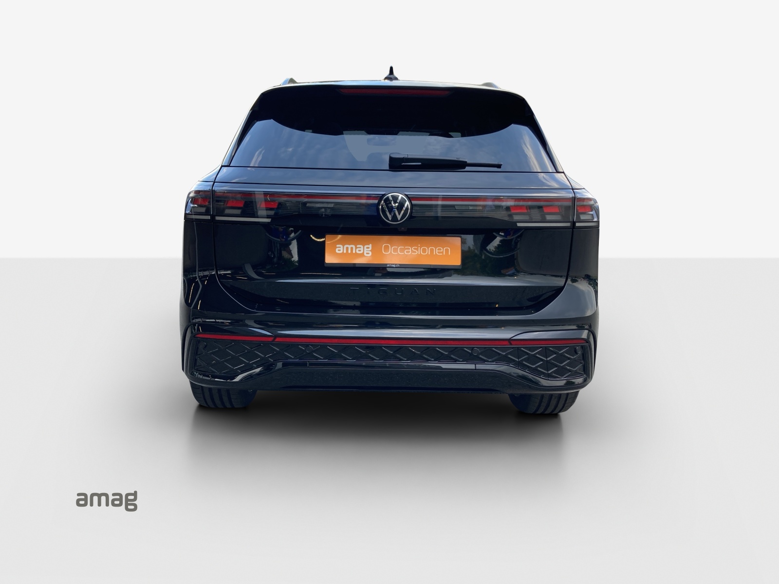 VW Tiguan 2.0 TSI DSG R-Line 4Motion-image-3