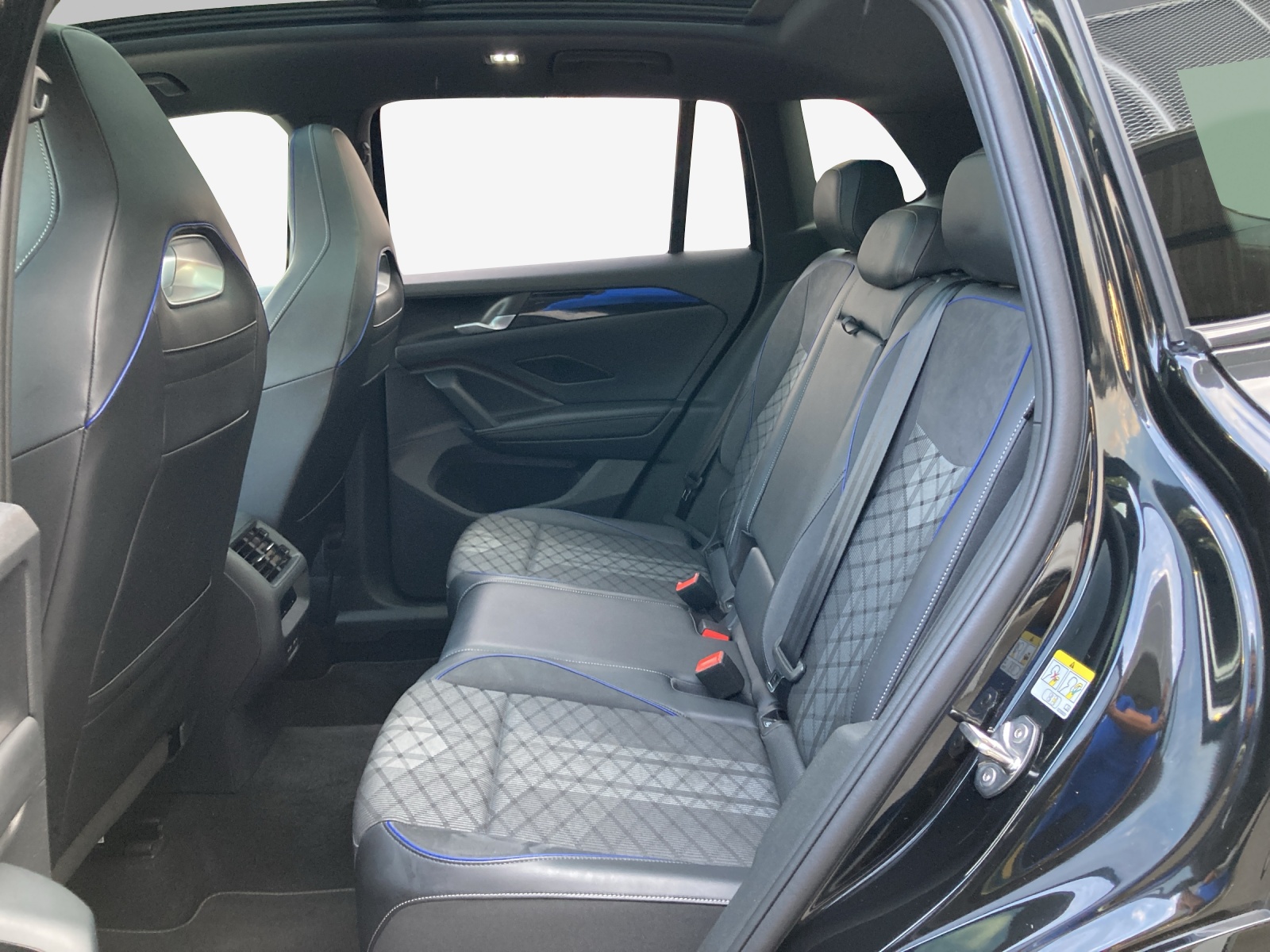 VW Tiguan 2.0 TSI DSG R-Line 4Motion-image-11