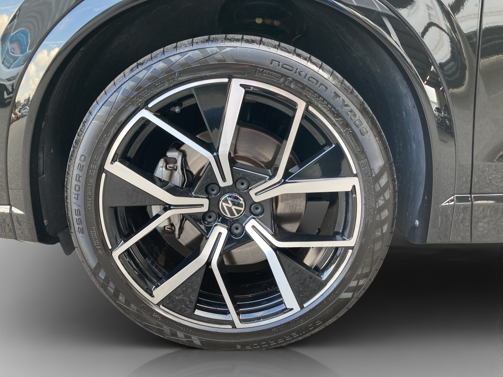 VW Tiguan 2.0 TSI DSG R-Line 4Motion-image-15