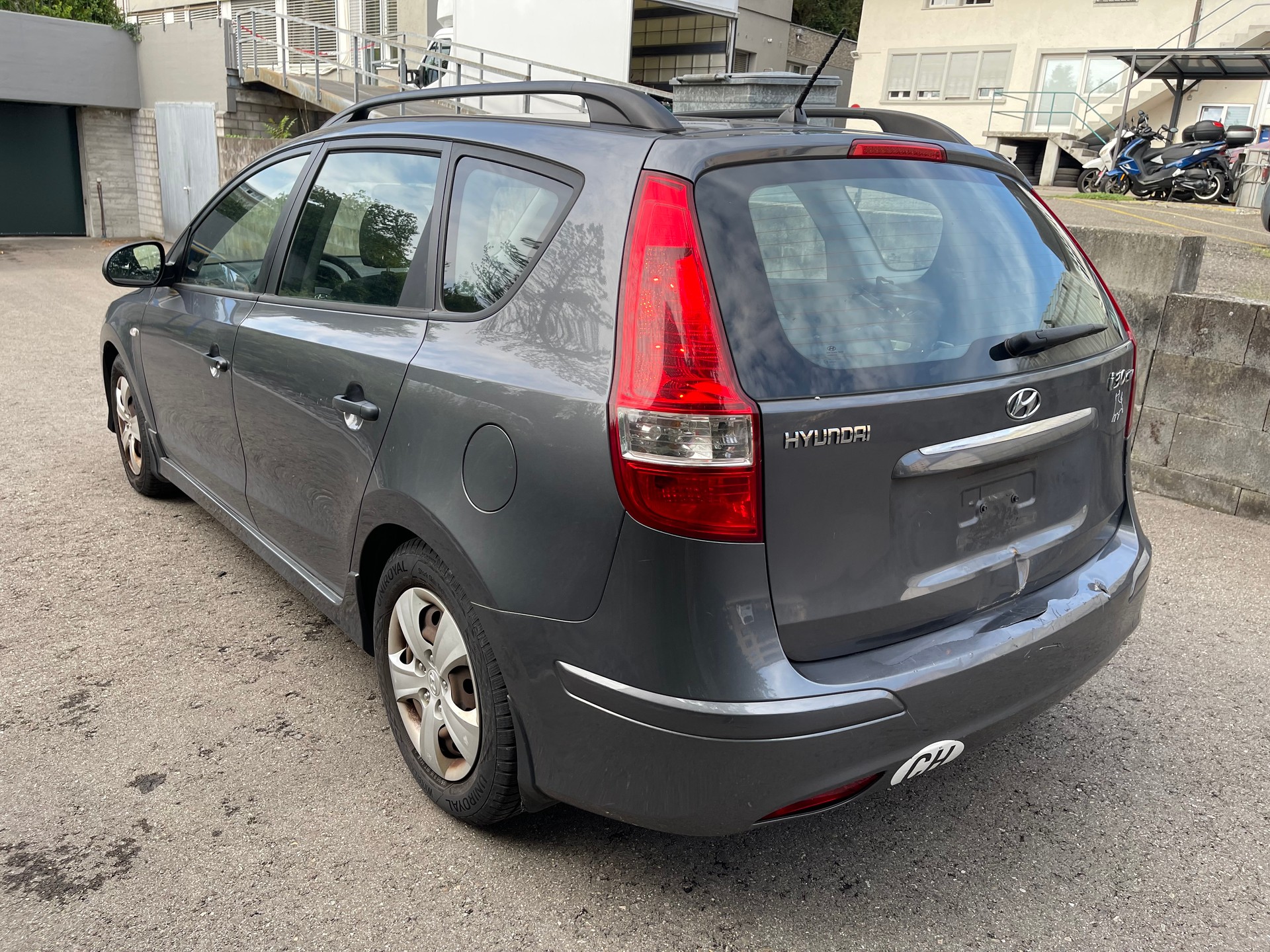 HYUNDAI i30 Wagon 1.4 Comfort-image-5