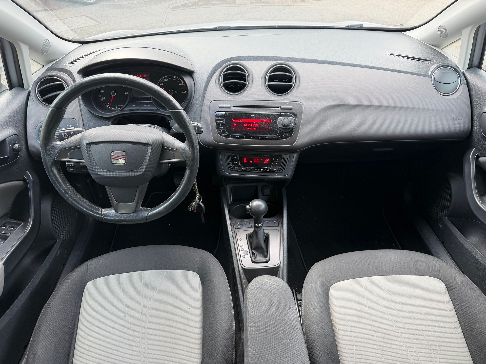 SEAT Ibiza 1.2 TSI Style DSG-image-8