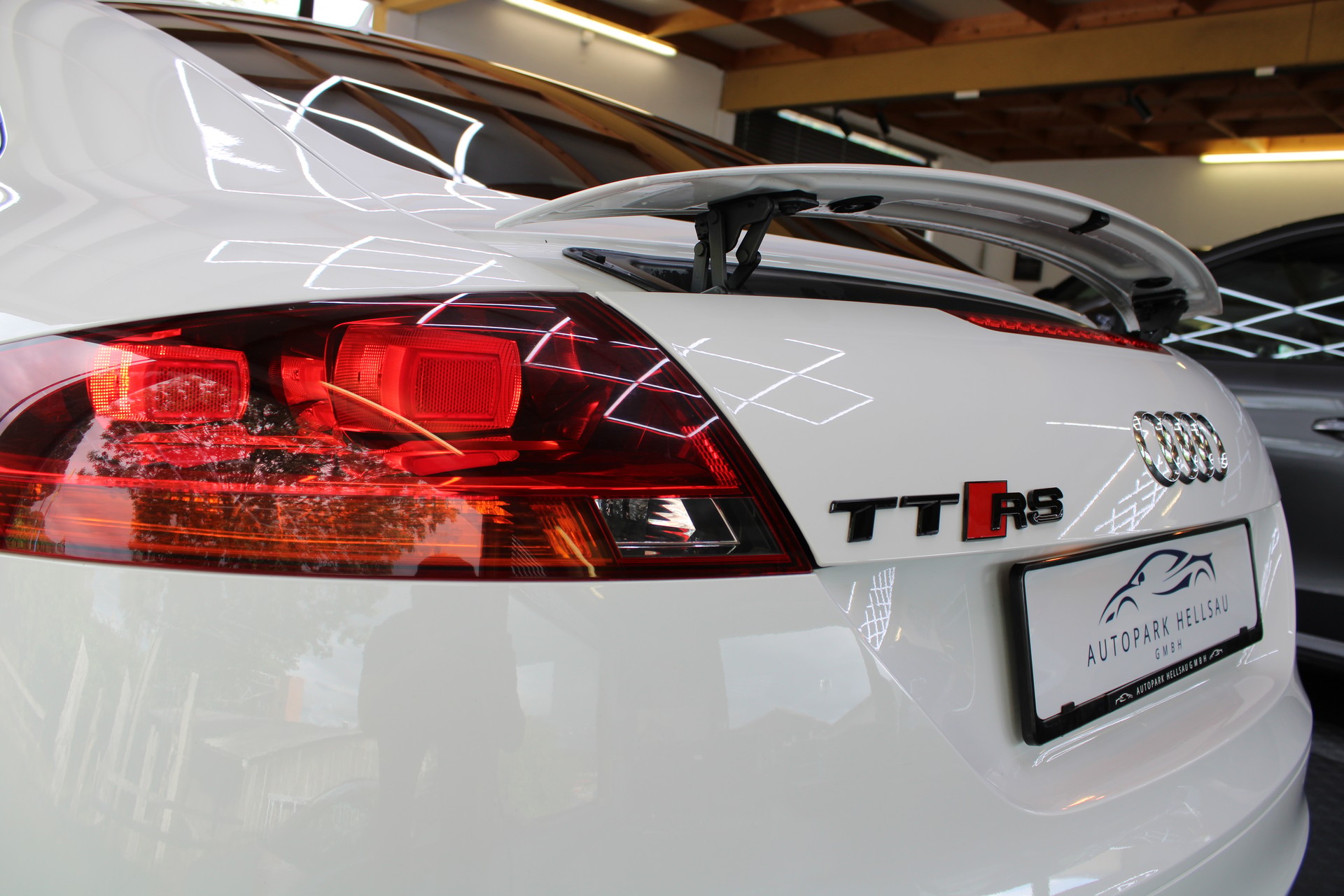 AUDI TT RS Coupé 2.5 TFSI quattro-image-8