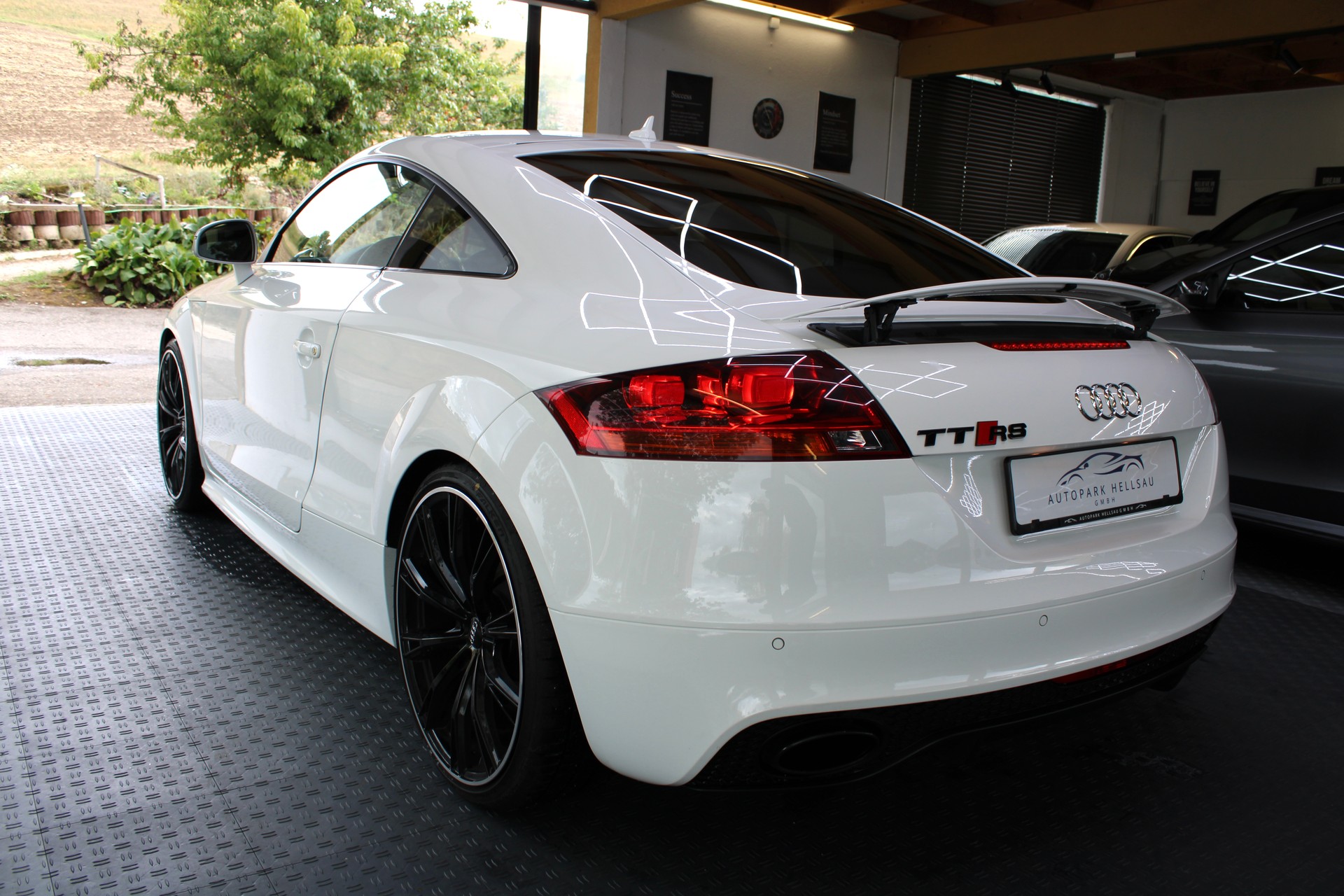 AUDI TT RS Coupé 2.5 TFSI quattro-image-5