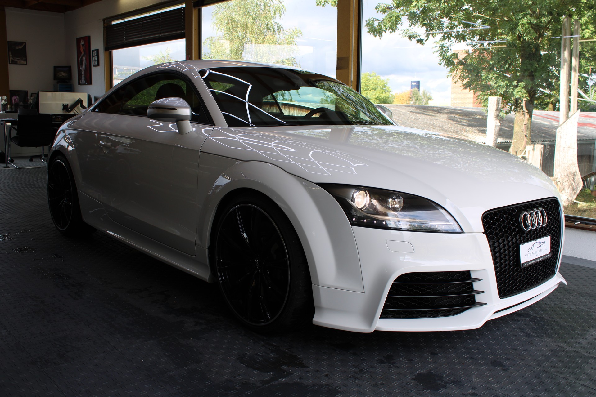AUDI TT RS Coupé 2.5 TFSI quattro-image-2