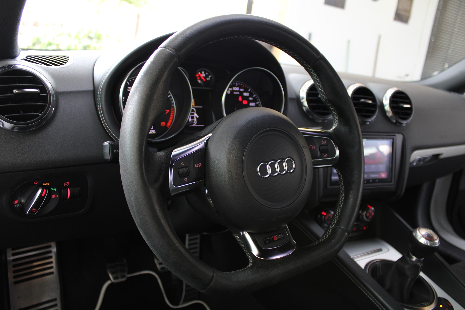 AUDI TT RS Coupé 2.5 TFSI quattro-image-12