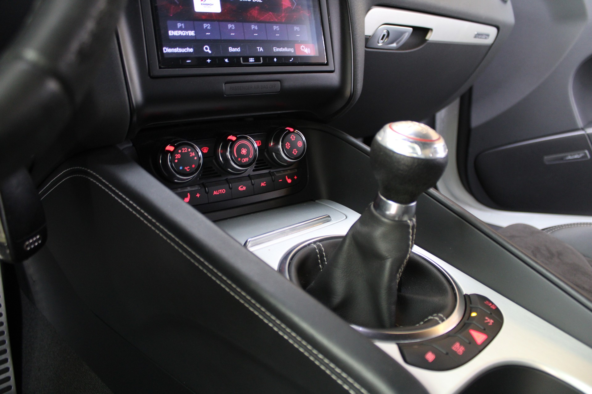 AUDI TT RS Coupé 2.5 TFSI quattro-image-13