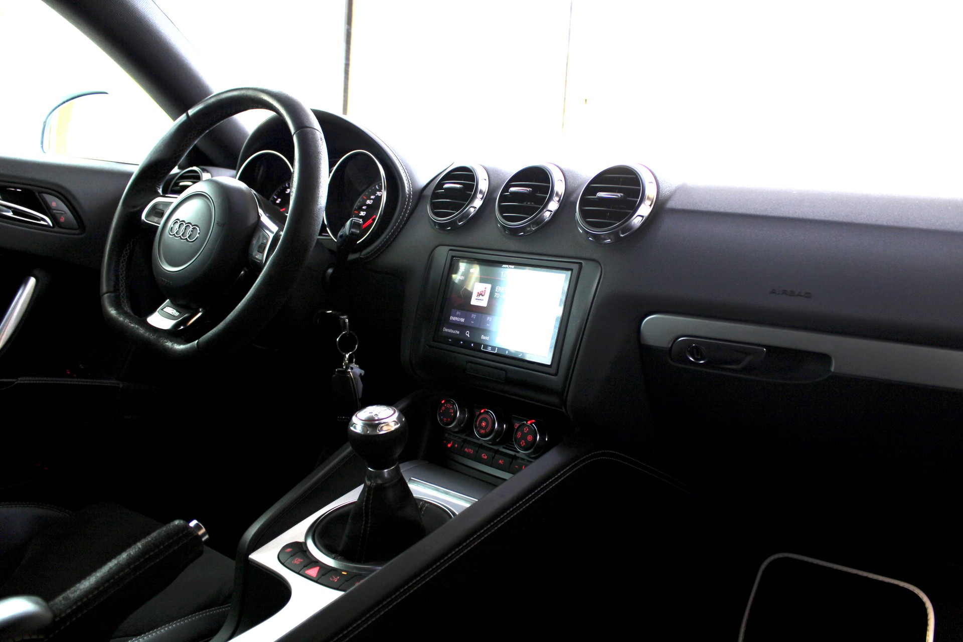 AUDI TT RS Coupé 2.5 TFSI quattro-image-11