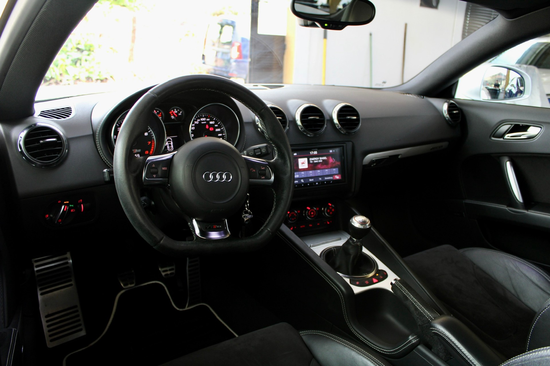AUDI TT RS Coupé 2.5 TFSI quattro-image-10