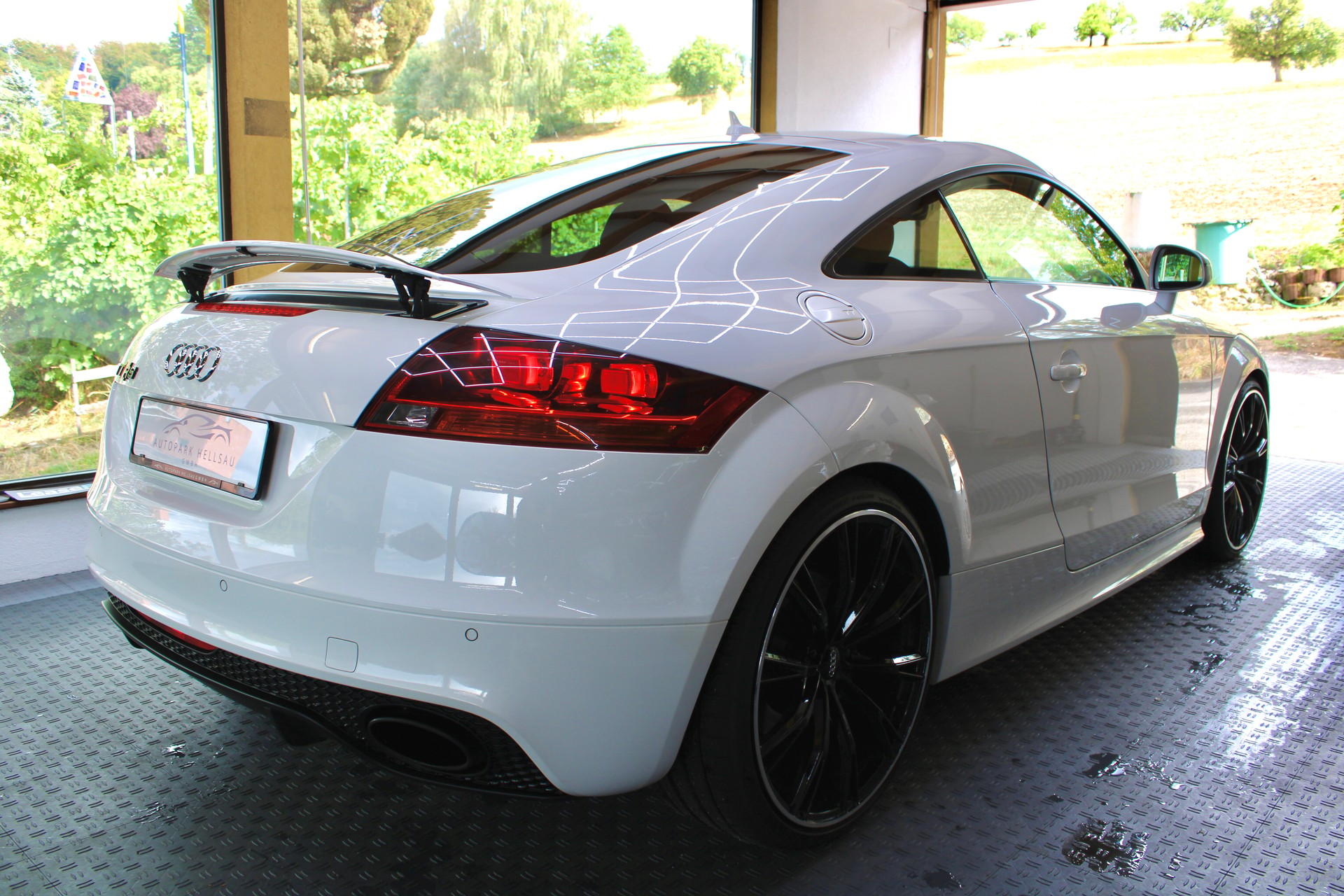 AUDI TT RS Coupé 2.5 TFSI quattro-image-3