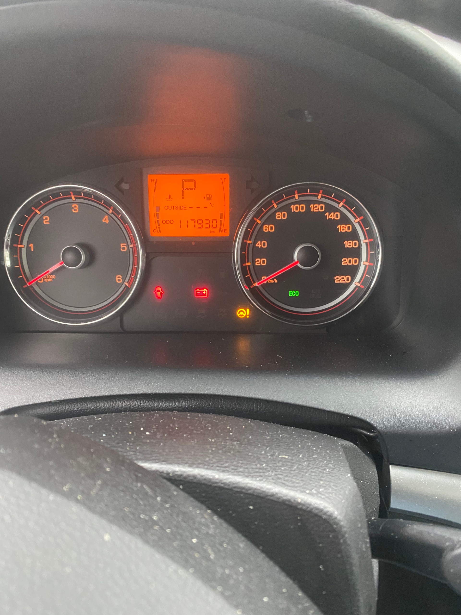 KGM-SsangYong Korando 2.0 e-XDI White Edition 4WD Automatic-image-3