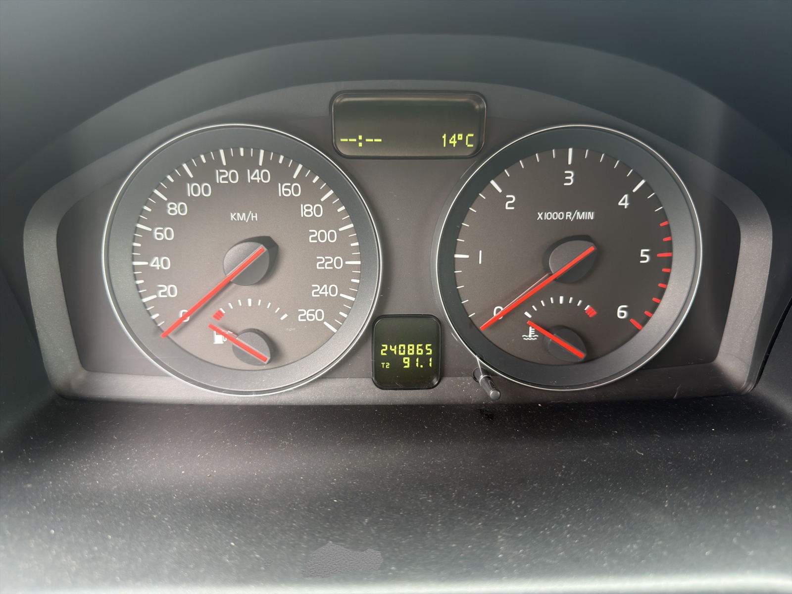 VOLVO C30 1.6D-image-8