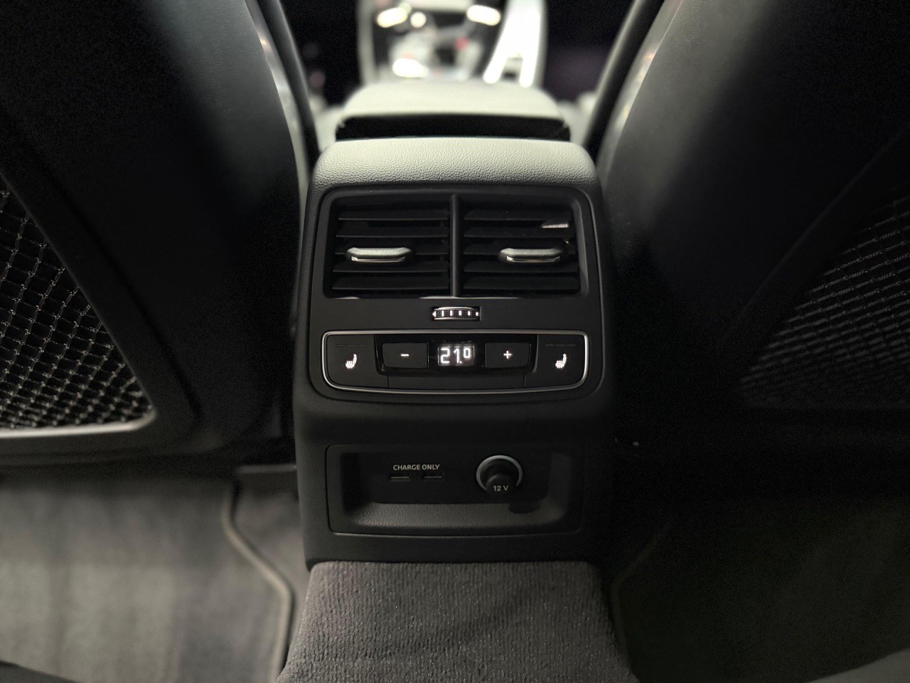 AUDI RS4 Avant quattro | DRC Sportfahrwerk | Virtual Cockpit | Rückfahrkamera | Facelift Model-image-18