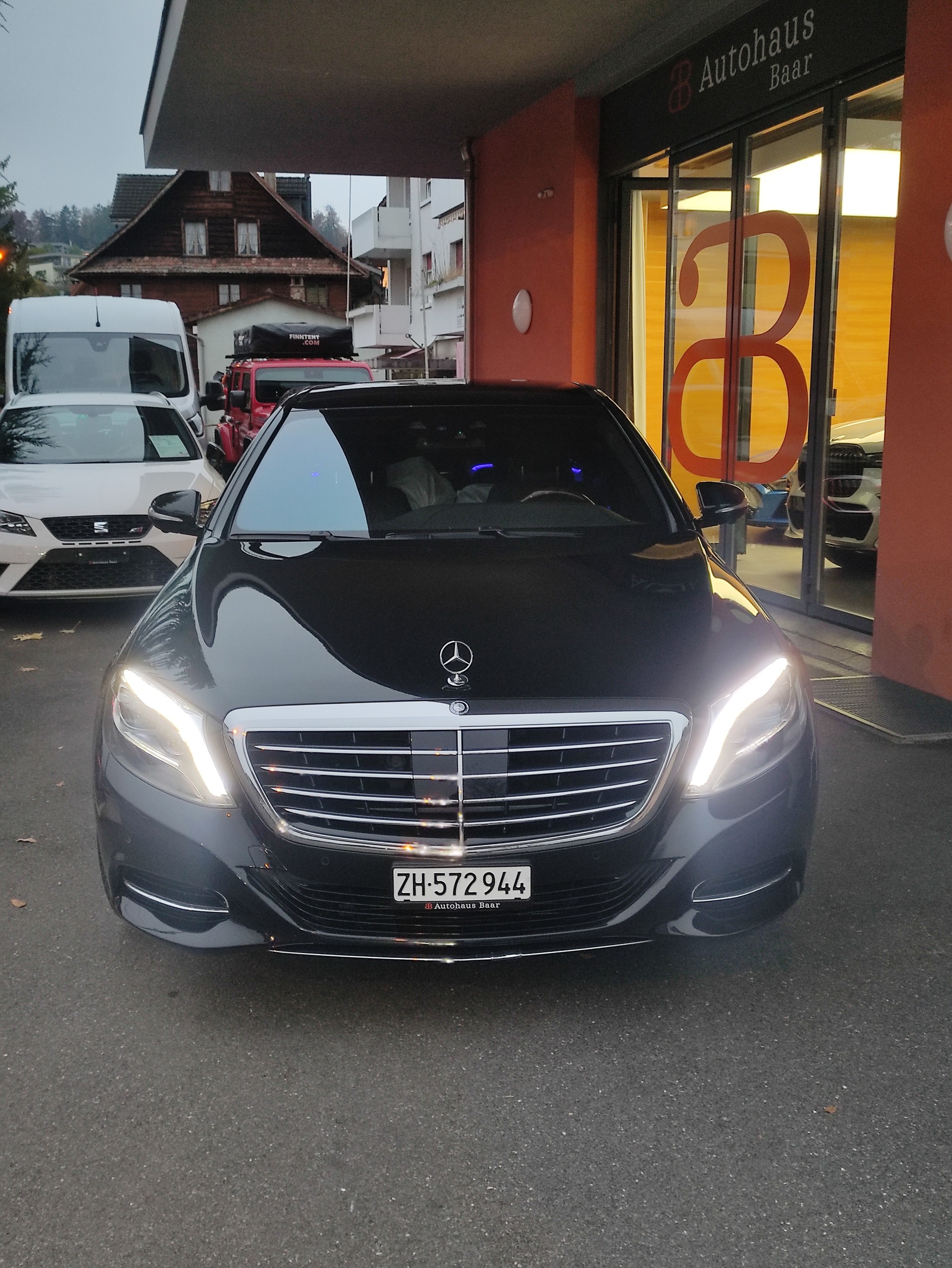 MERCEDES-BENZ S 500 V8 4matic lang-image-0