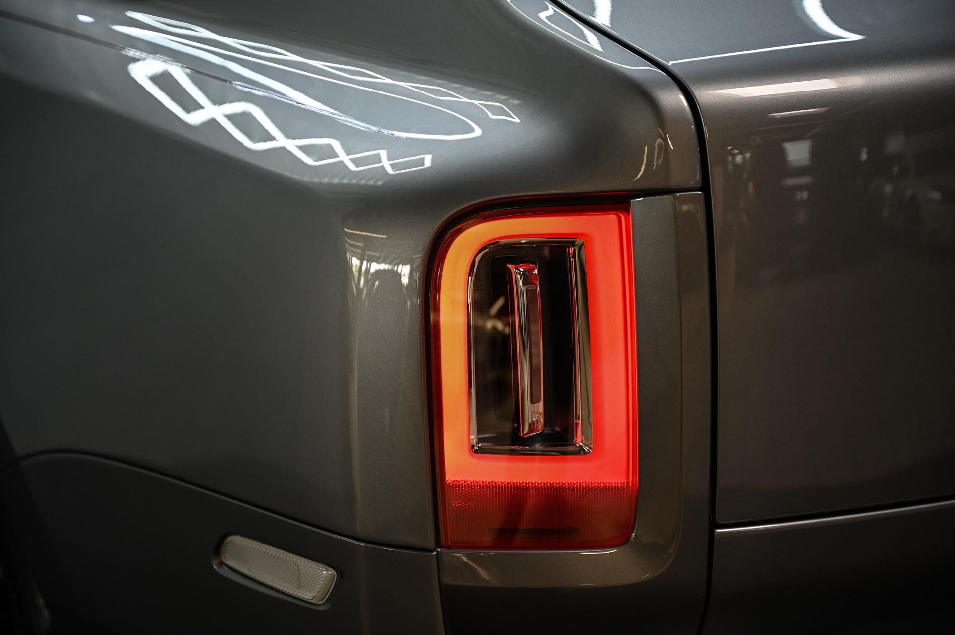 ROLLS-ROYCE Cullinan 6.7 V12 Black Badge-image-15