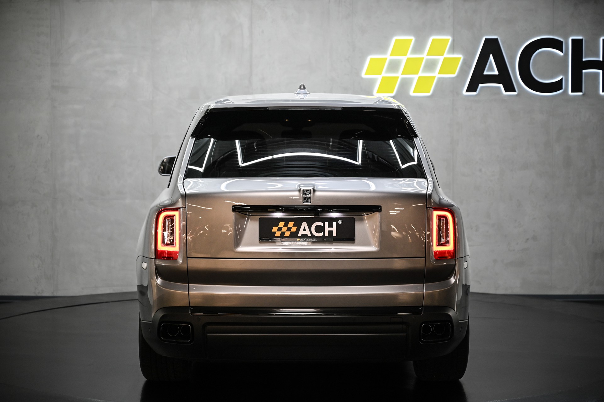 ROLLS-ROYCE Cullinan 6.7 V12 Black Badge-image-4