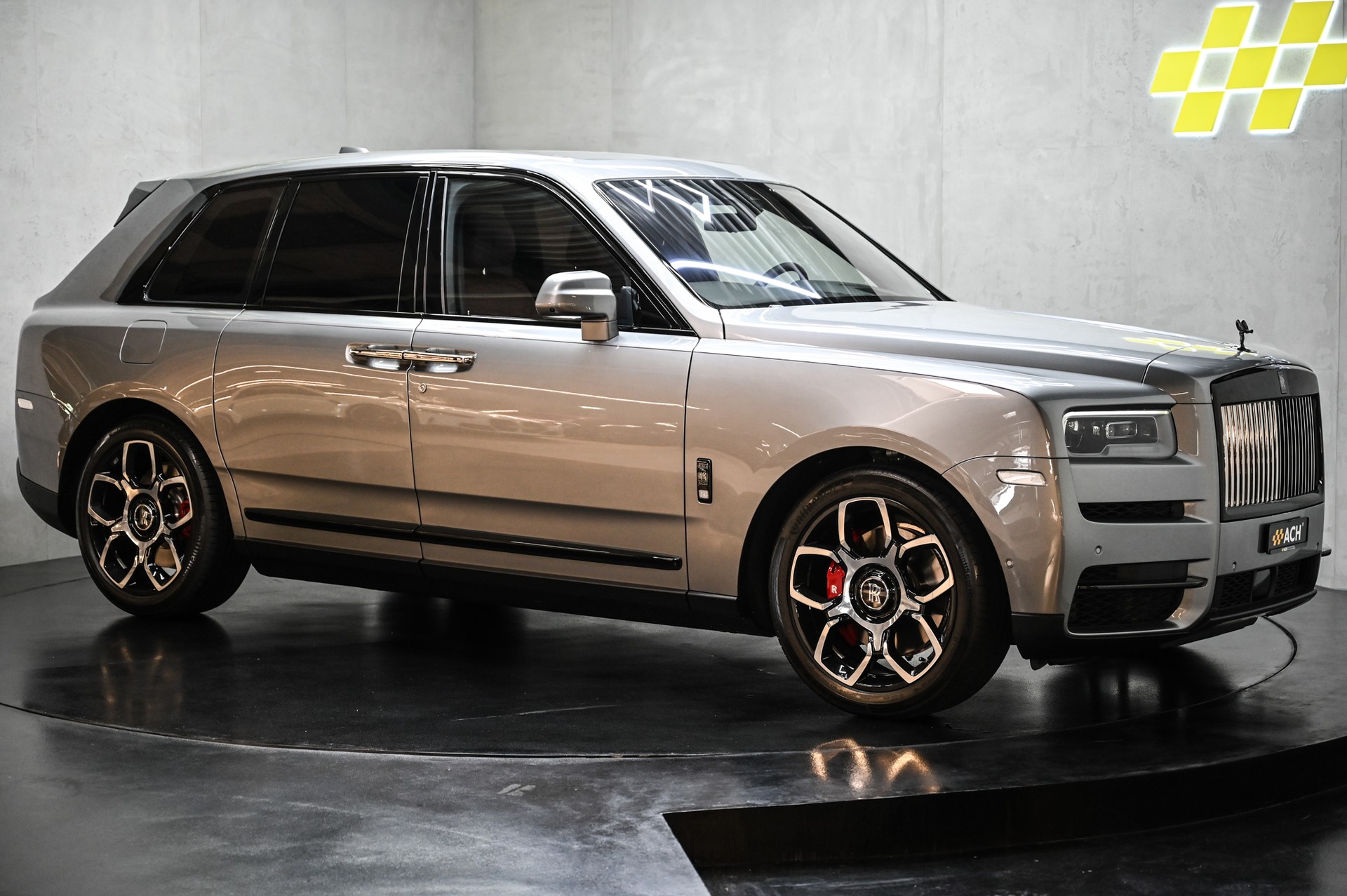 ROLLS-ROYCE Cullinan 6.7 V12 Black Badge-image-9