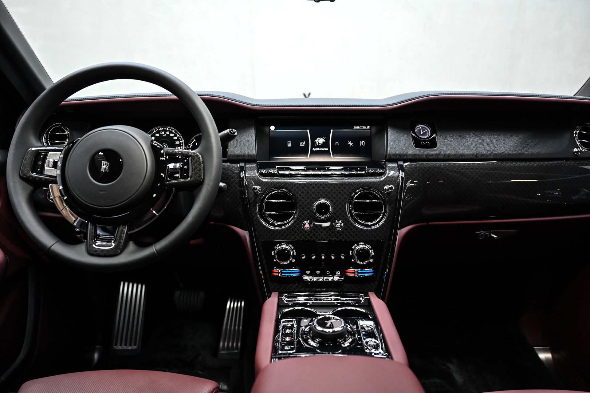 ROLLS-ROYCE Cullinan 6.7 V12 Black Badge-image-21