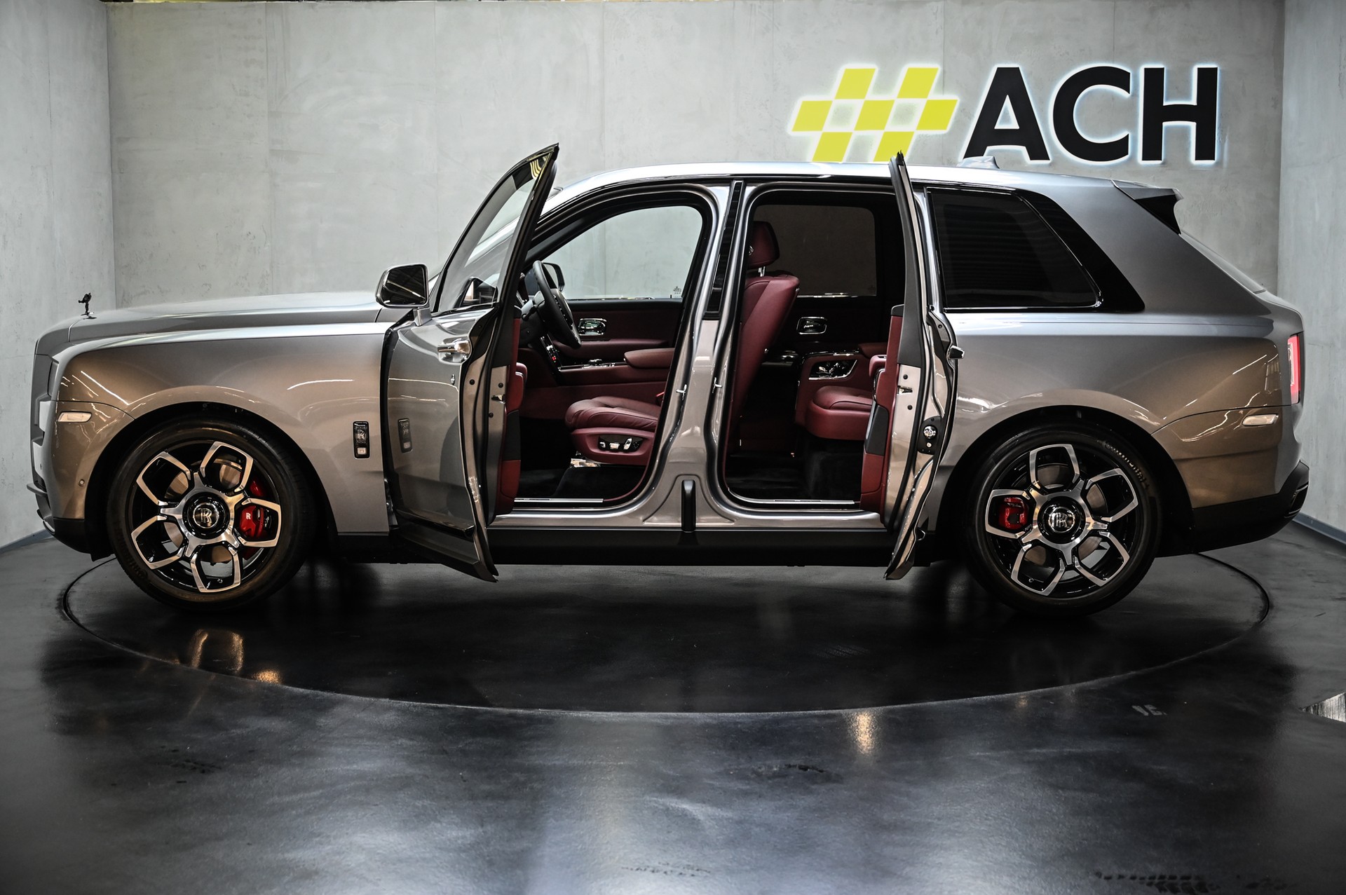 ROLLS-ROYCE Cullinan 6.7 V12 Black Badge-image-12