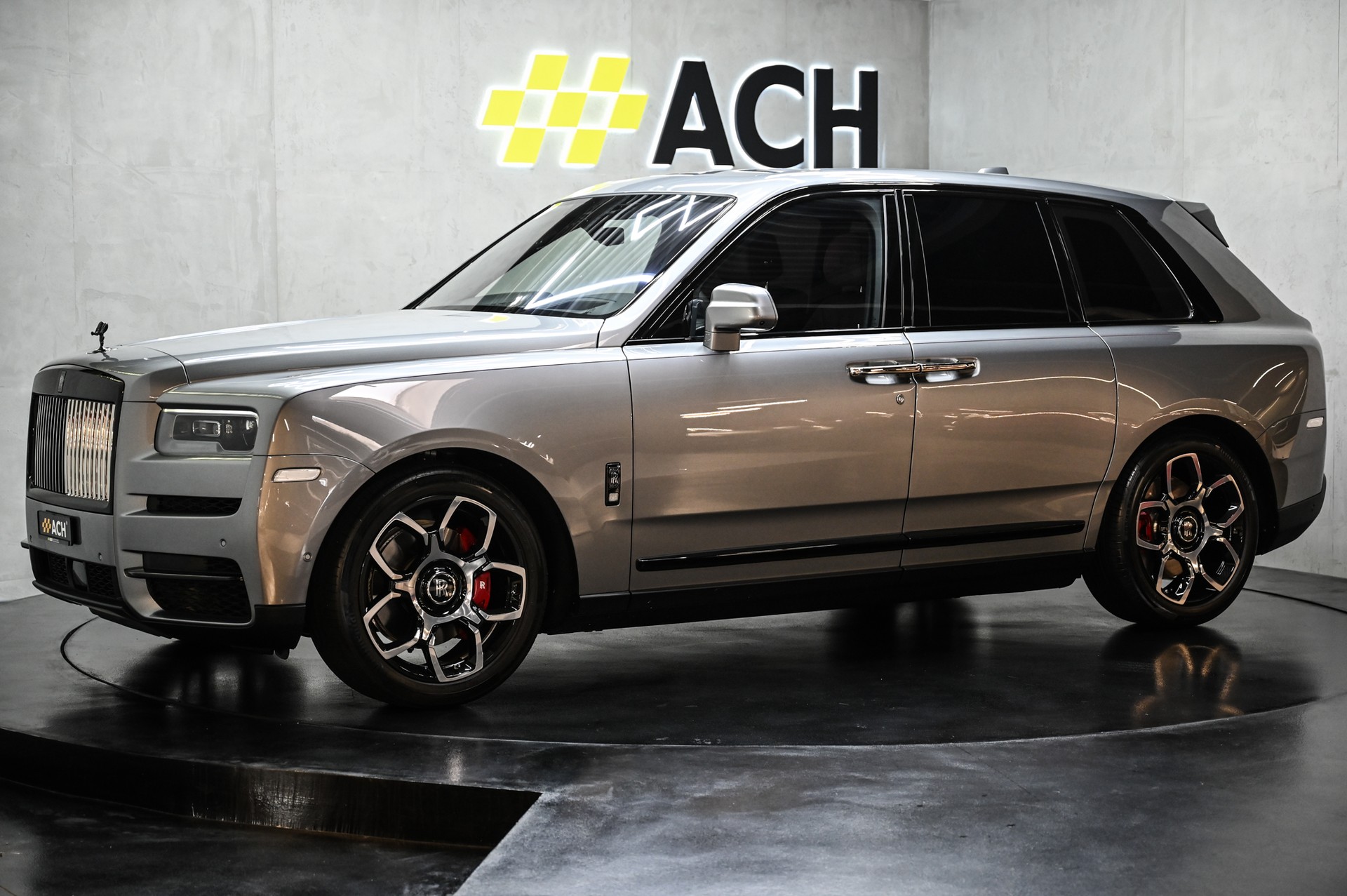ROLLS-ROYCE Cullinan 6.7 V12 Black Badge-image-8