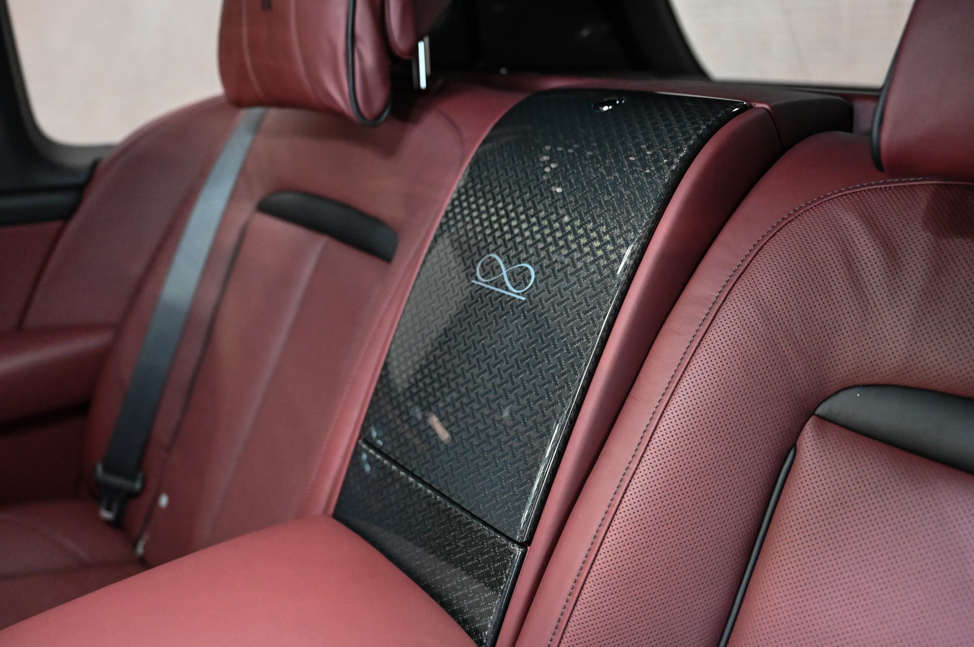 ROLLS-ROYCE Cullinan 6.7 V12 Black Badge-image-34