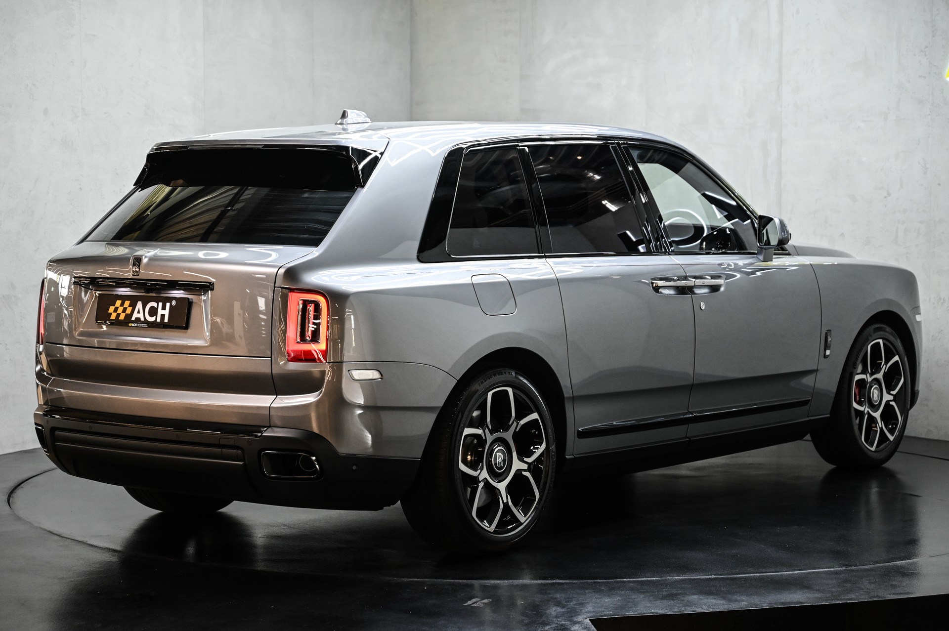 ROLLS-ROYCE Cullinan 6.7 V12 Black Badge-image-5