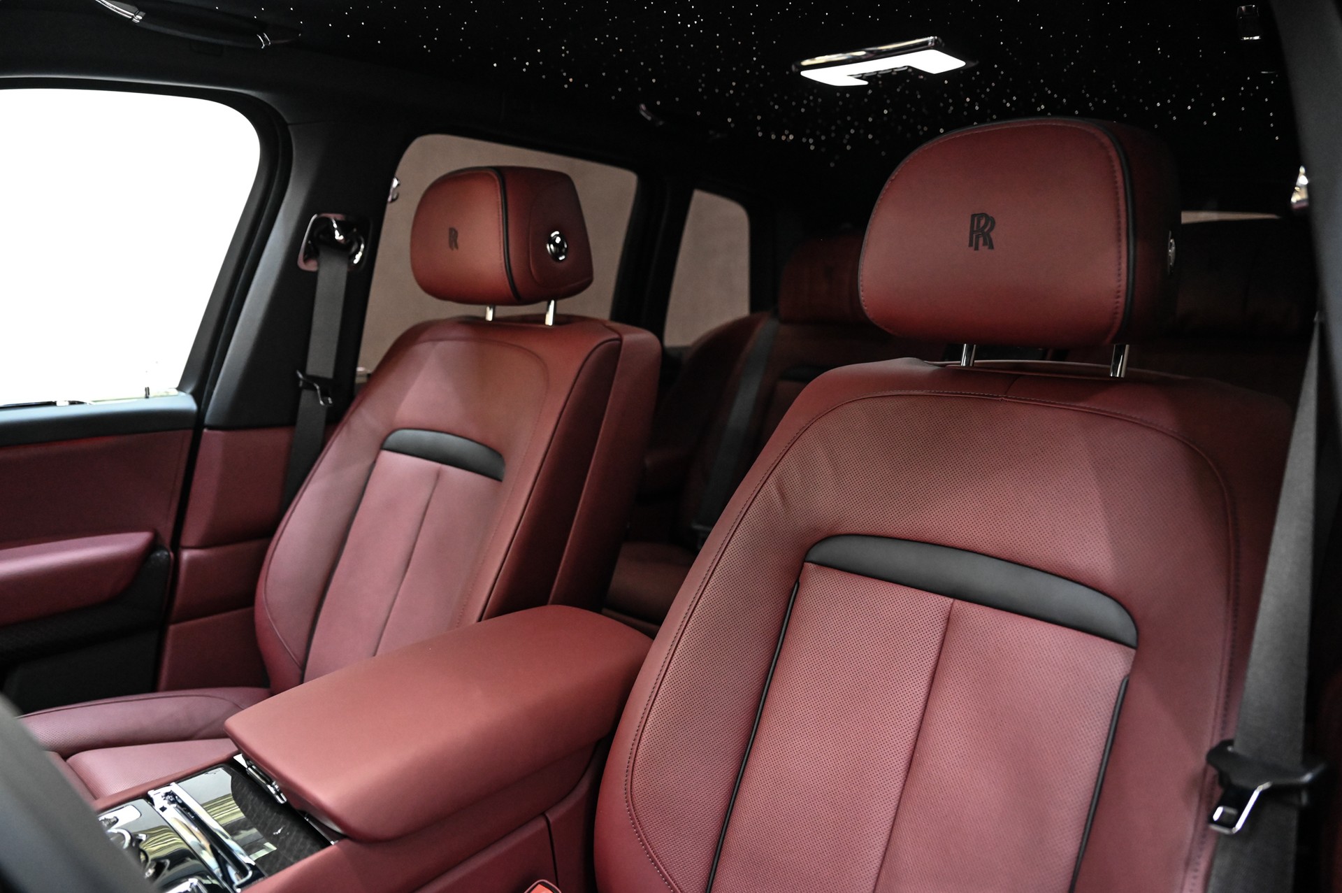 ROLLS-ROYCE Cullinan 6.7 V12 Black Badge-image-29