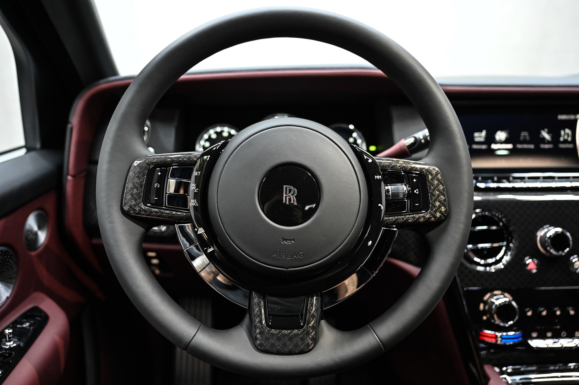 ROLLS-ROYCE Cullinan 6.7 V12 Black Badge-image-22