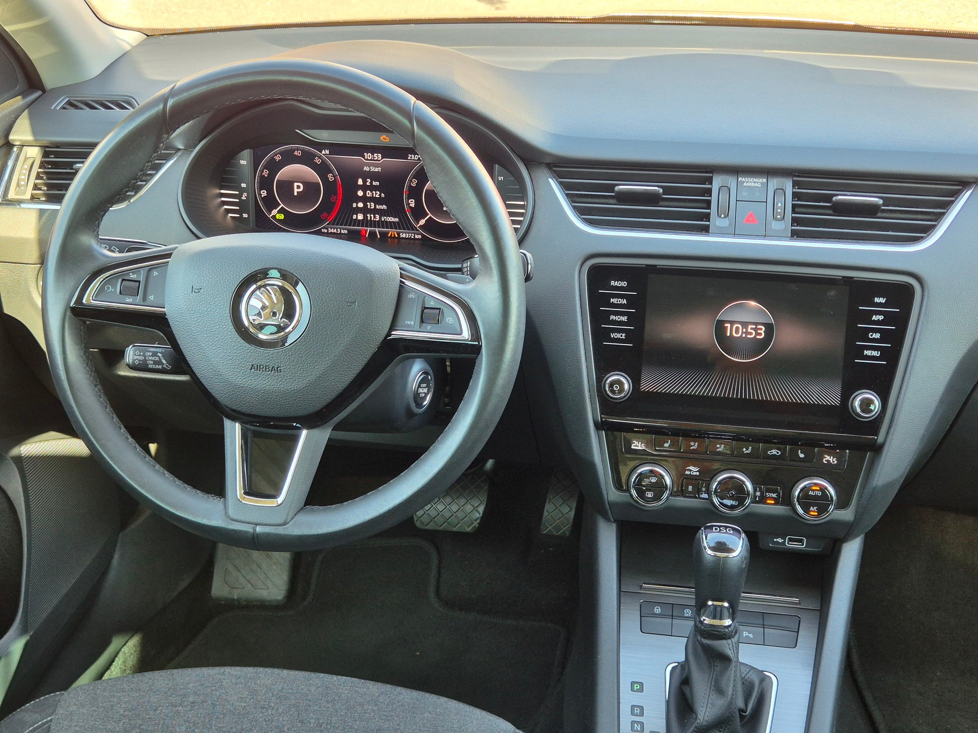 SKODA 1.5 TSI Soleil DSG*Navi*Standheizung*8-Fach Alu*Digital Cockpit-image-3