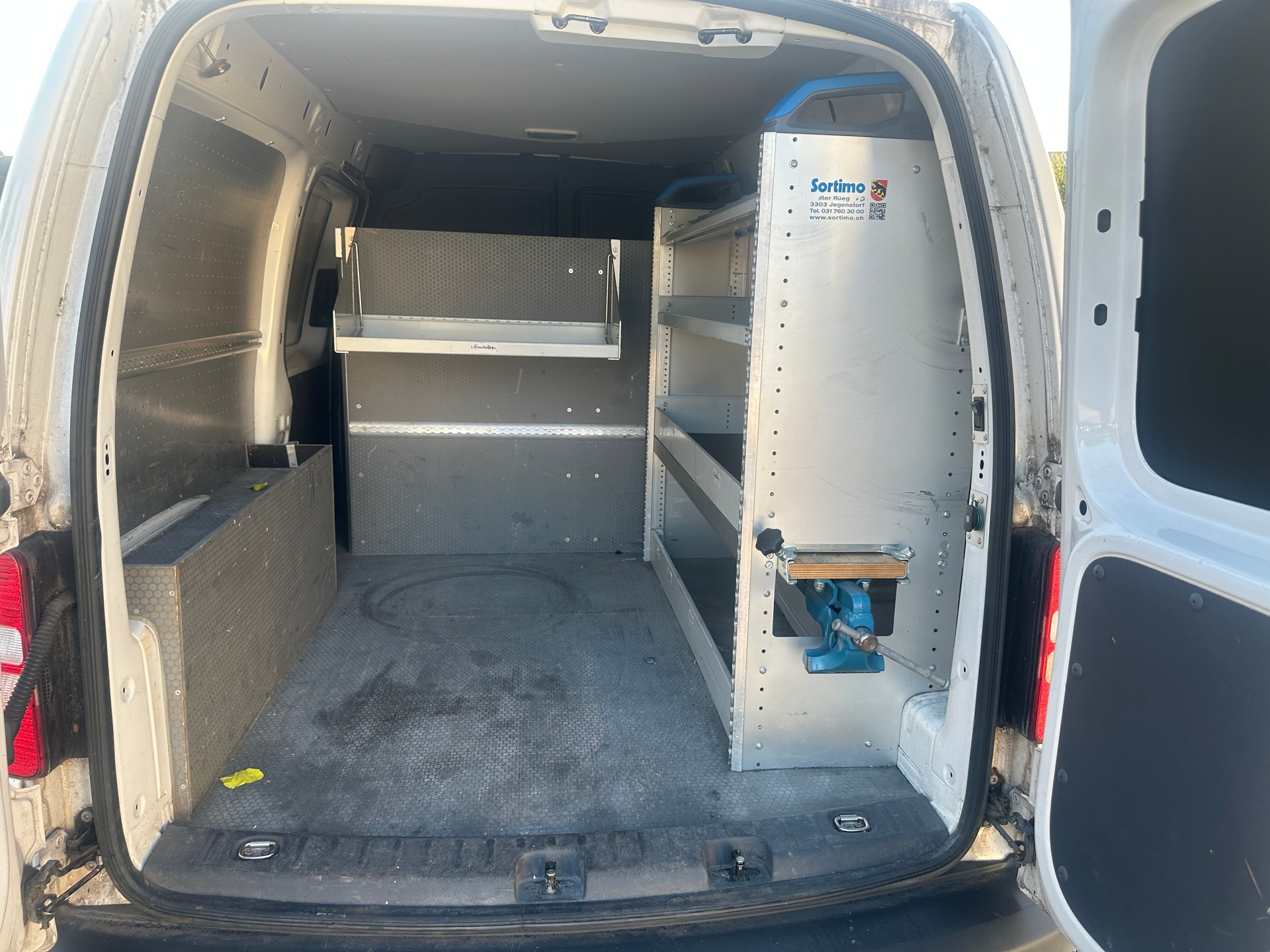VW Caddy Maxi 2.0 TDI DSG-image-6