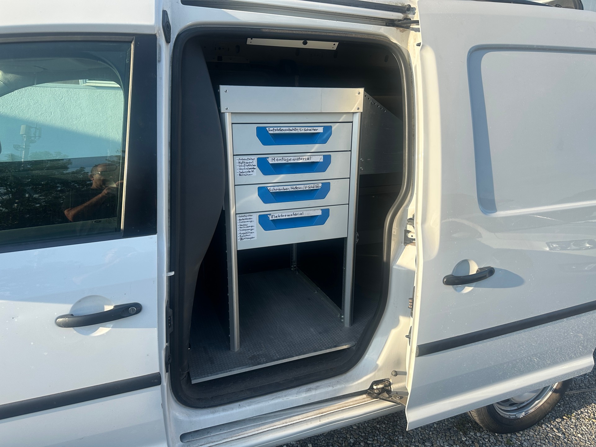 VW Caddy Maxi 2.0 TDI DSG-image-7