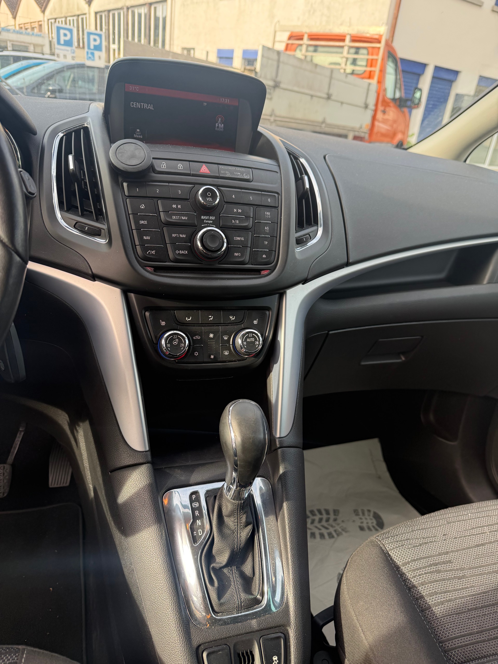 OPEL Zafira Tourer 2.0 CDTi Sport Automatic-image-11