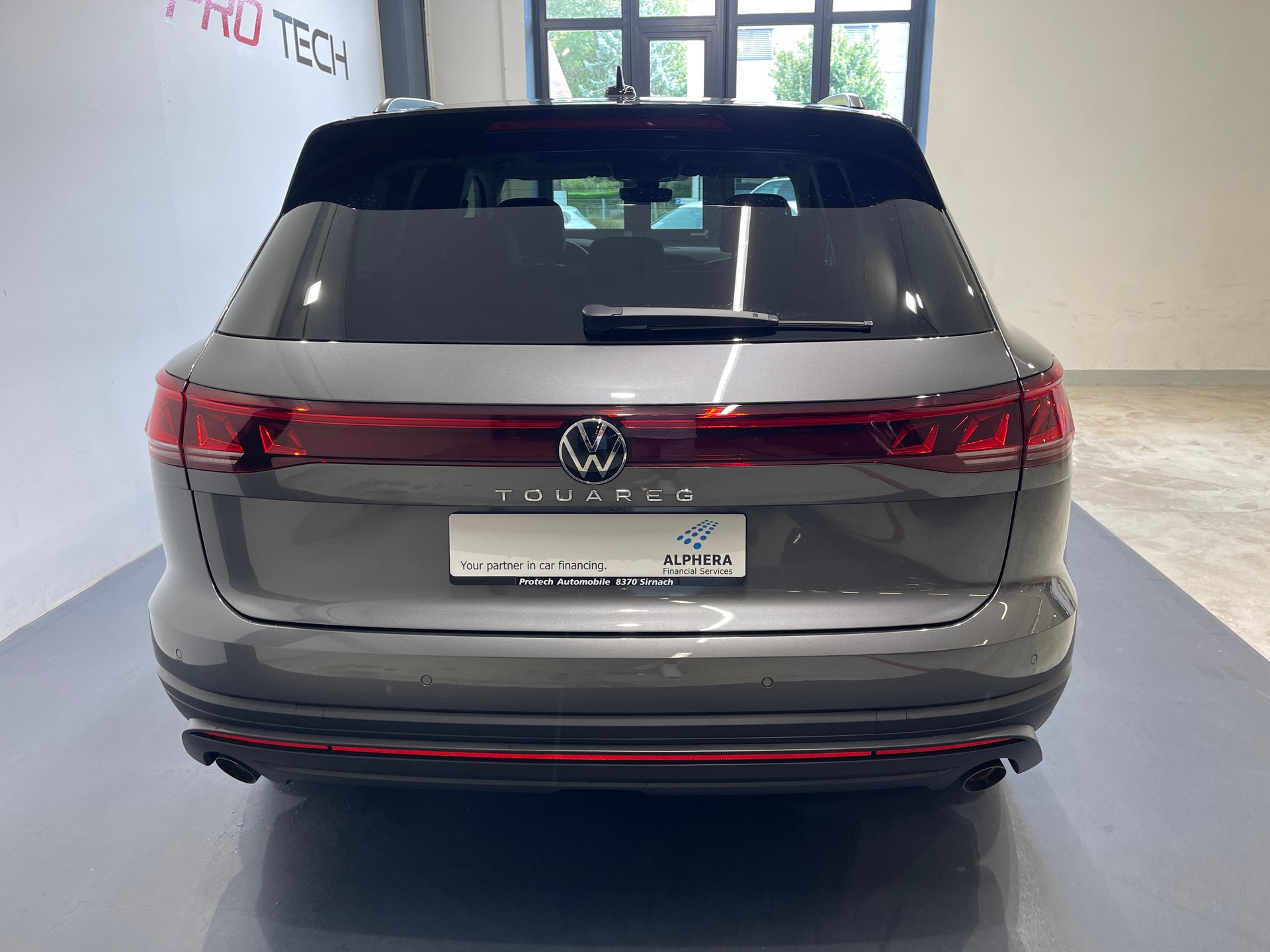 VW Touareg 3.0 TDI Elegance Tiptronic-image-6
