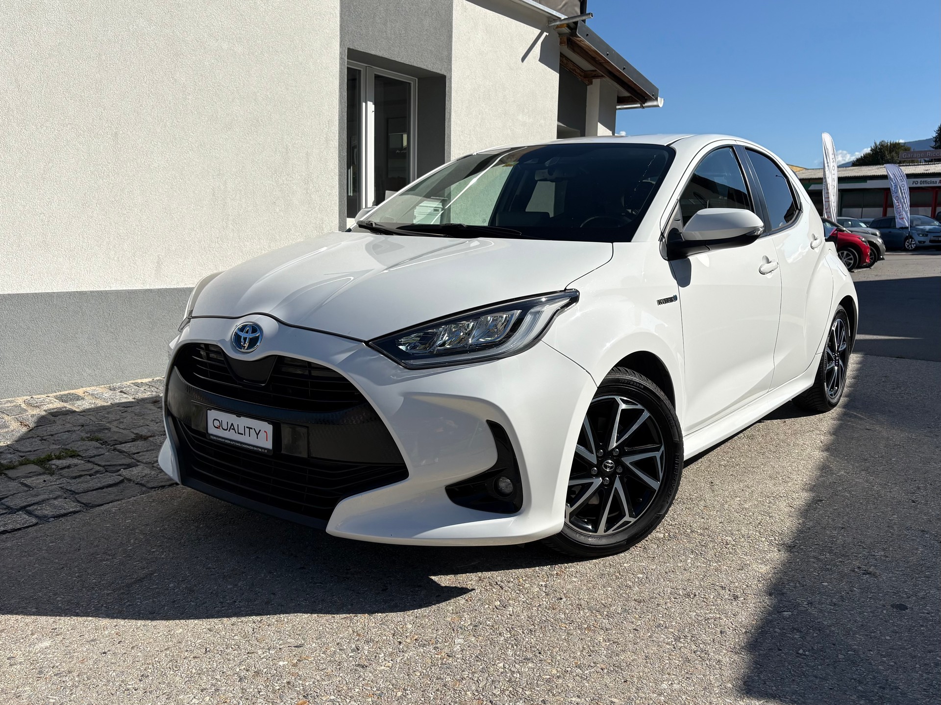 TOYOTA Yaris 1.5 Trend e-CVT-image-1