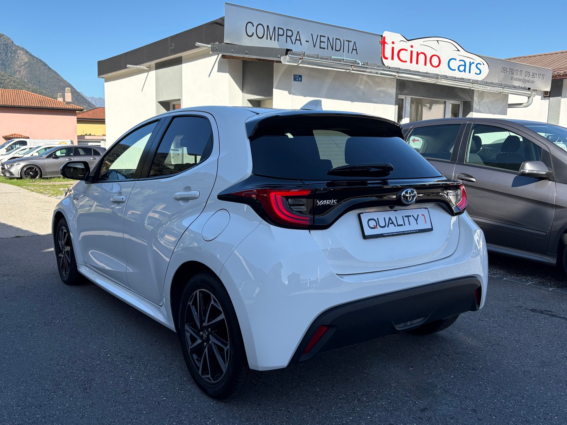 TOYOTA Yaris 1.5 Trend e-CVT-image-2