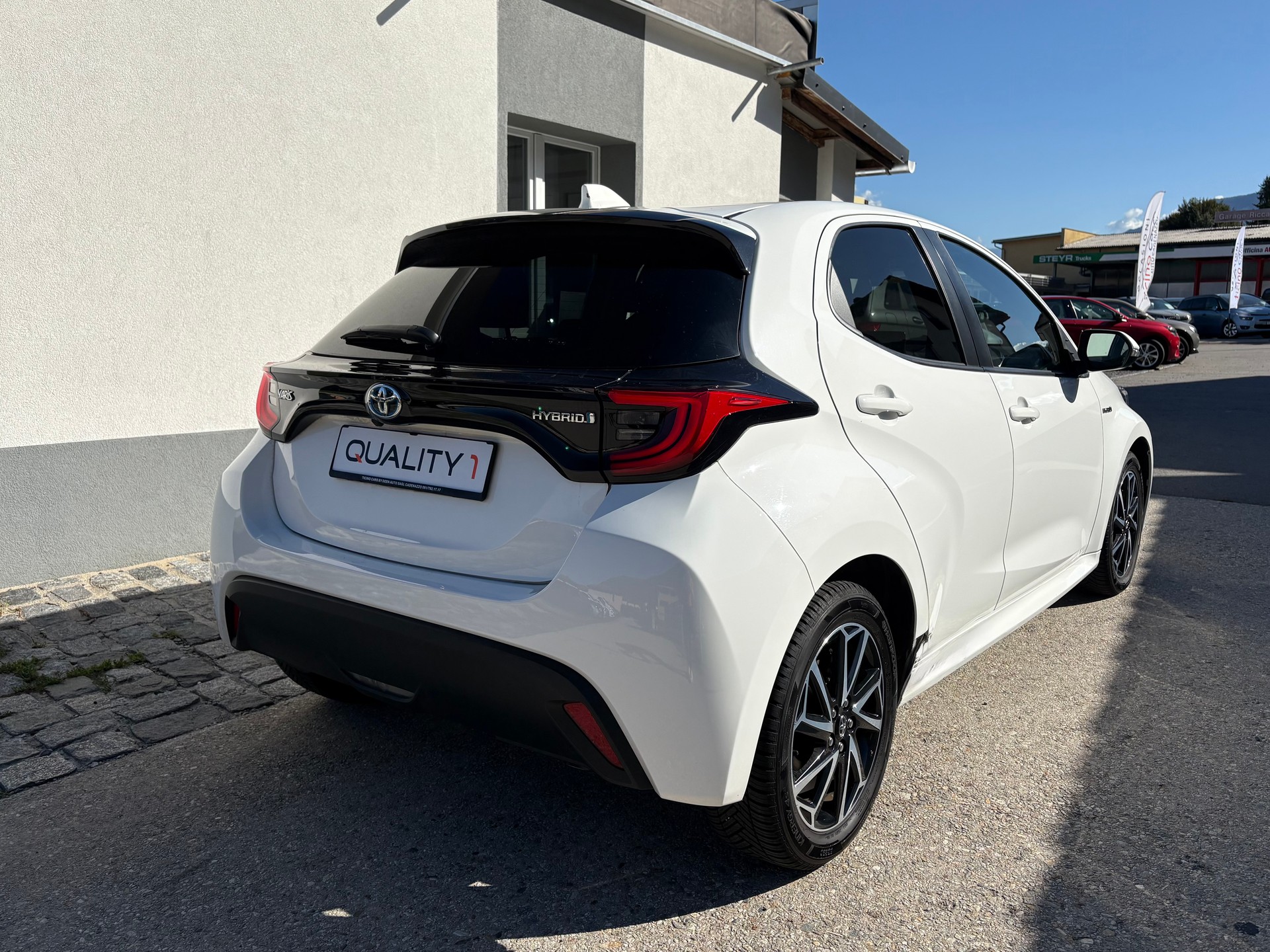 TOYOTA Yaris 1.5 Trend e-CVT-image-3