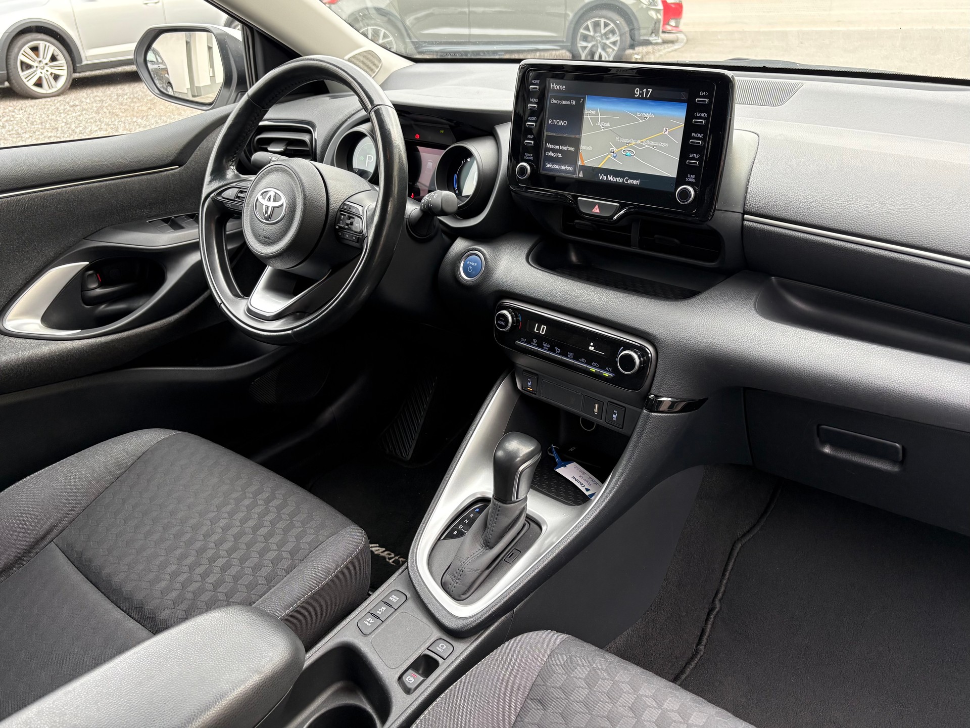 TOYOTA Yaris 1.5 Trend e-CVT-image-9