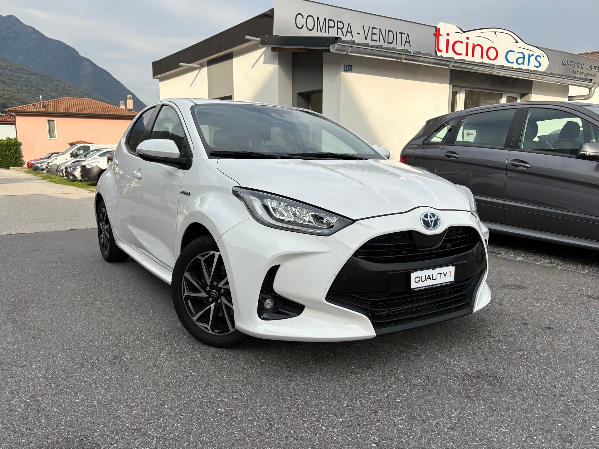 TOYOTA Yaris 1.5 Trend e-CVT-image-0