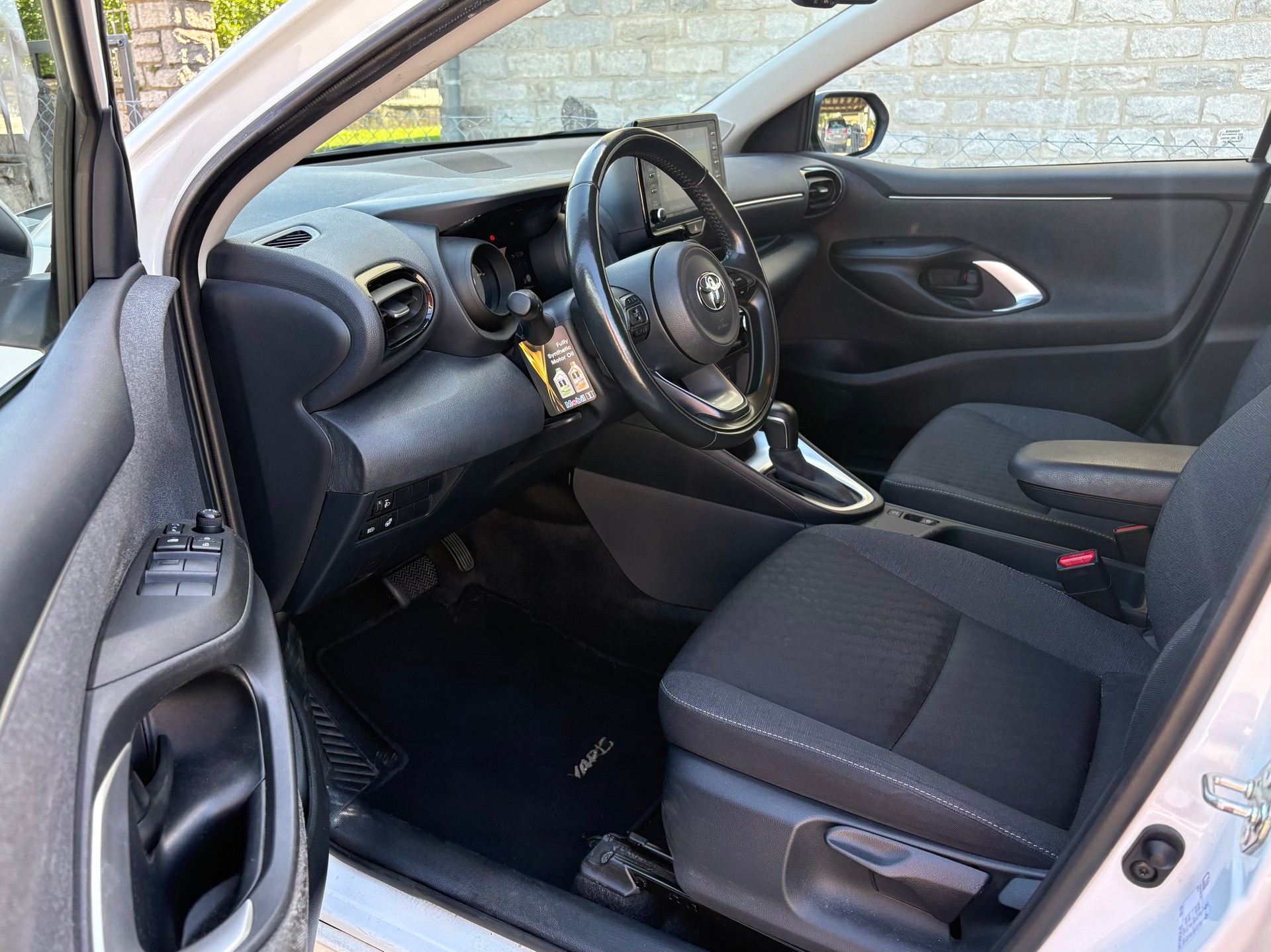 TOYOTA Yaris 1.5 Trend e-CVT-image-9