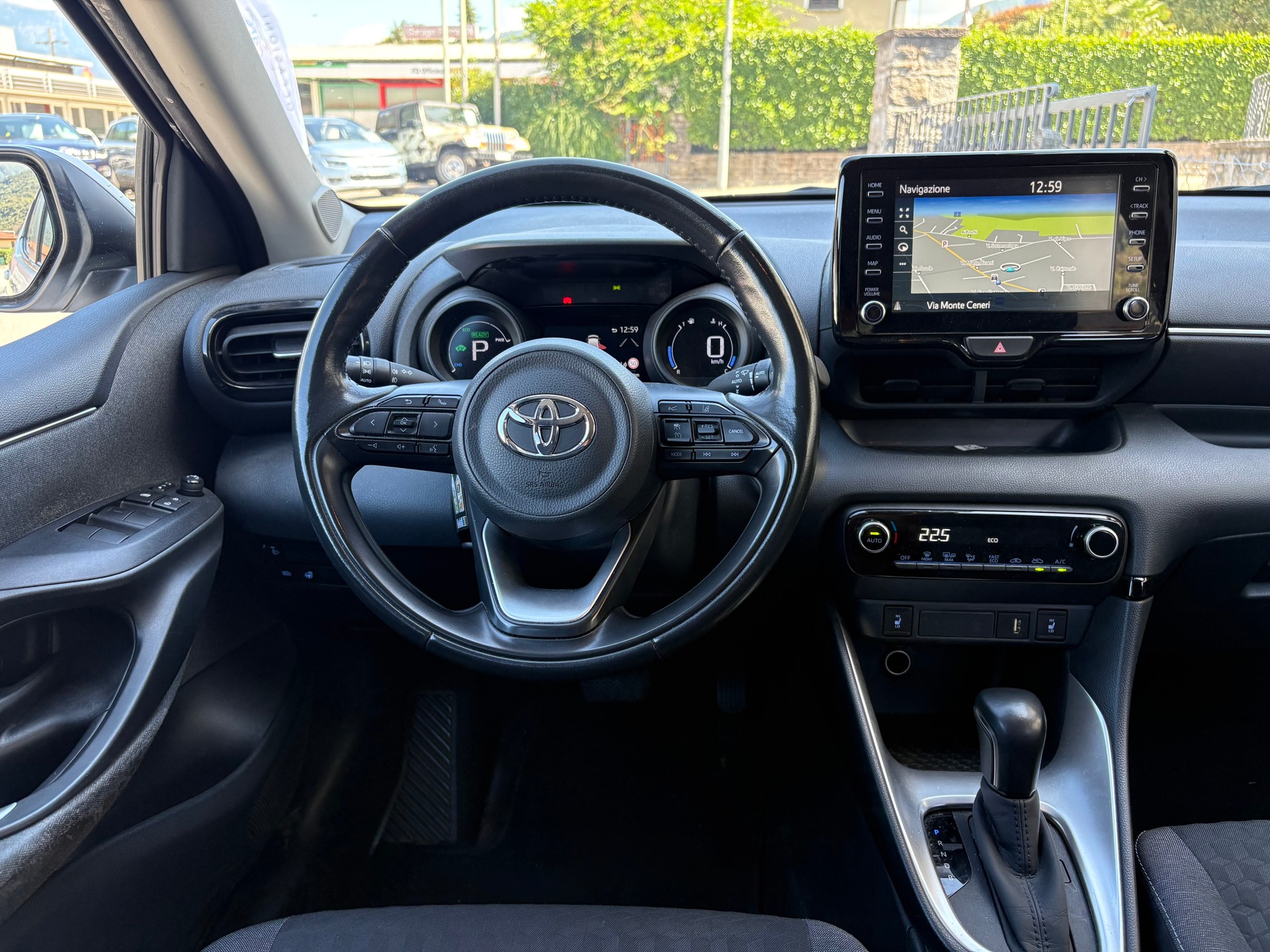 TOYOTA Yaris 1.5 Trend e-CVT-image-14
