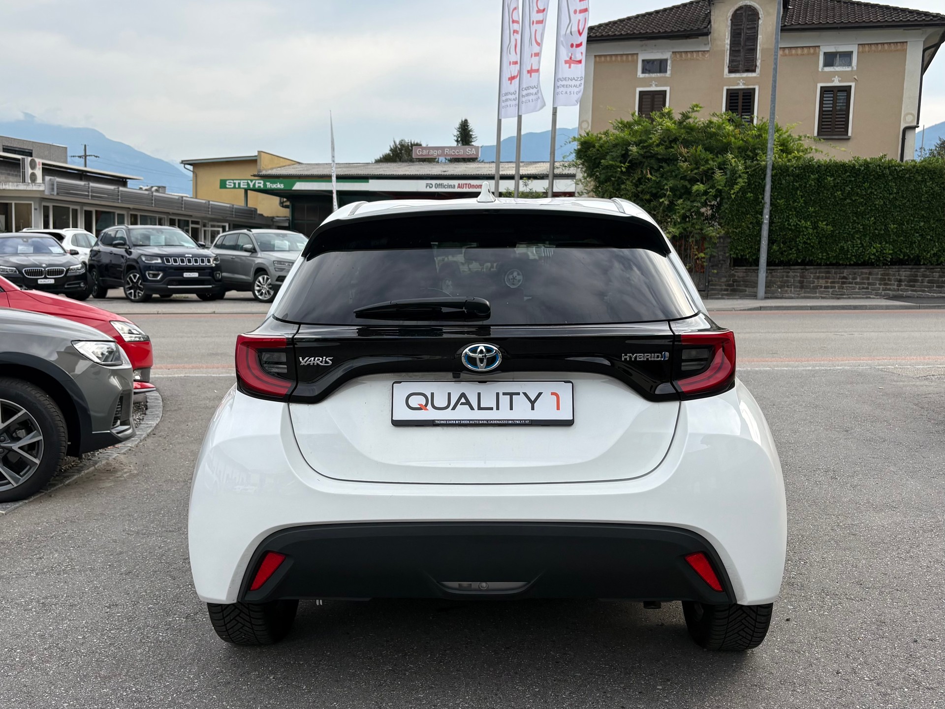 TOYOTA Yaris 1.5 Trend e-CVT-image-7