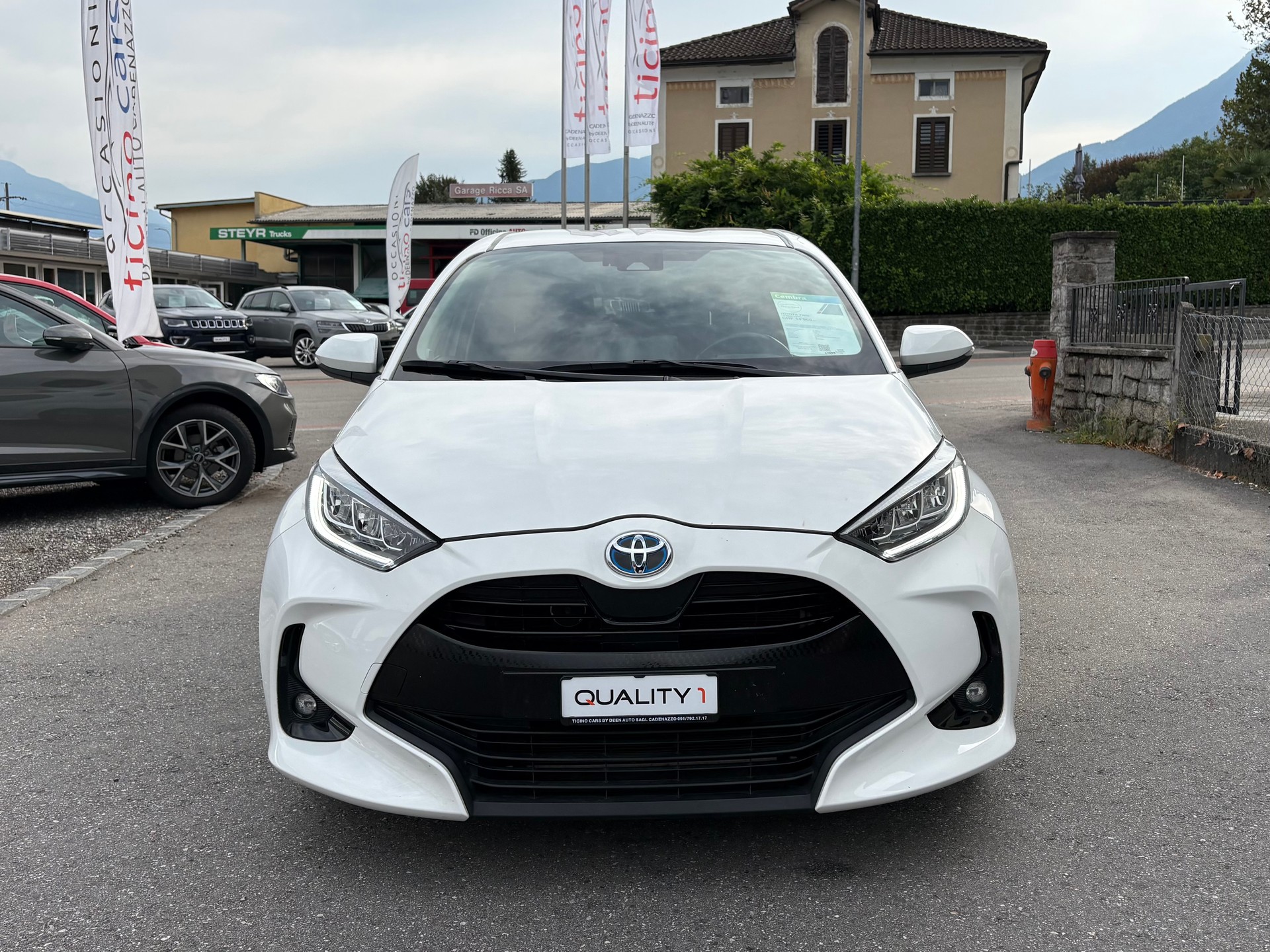 TOYOTA Yaris 1.5 Trend e-CVT-image-6