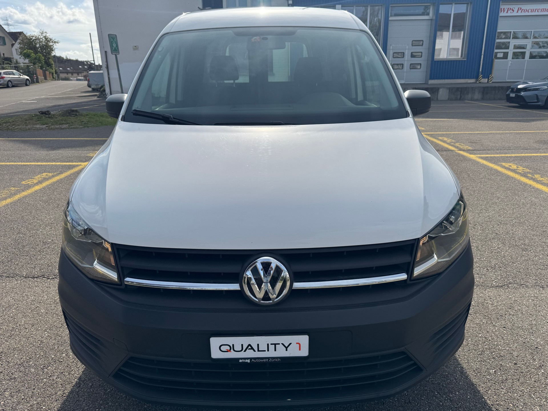 VW Caddy 1.0 TSI Entry BlueMotion Technology-image-1