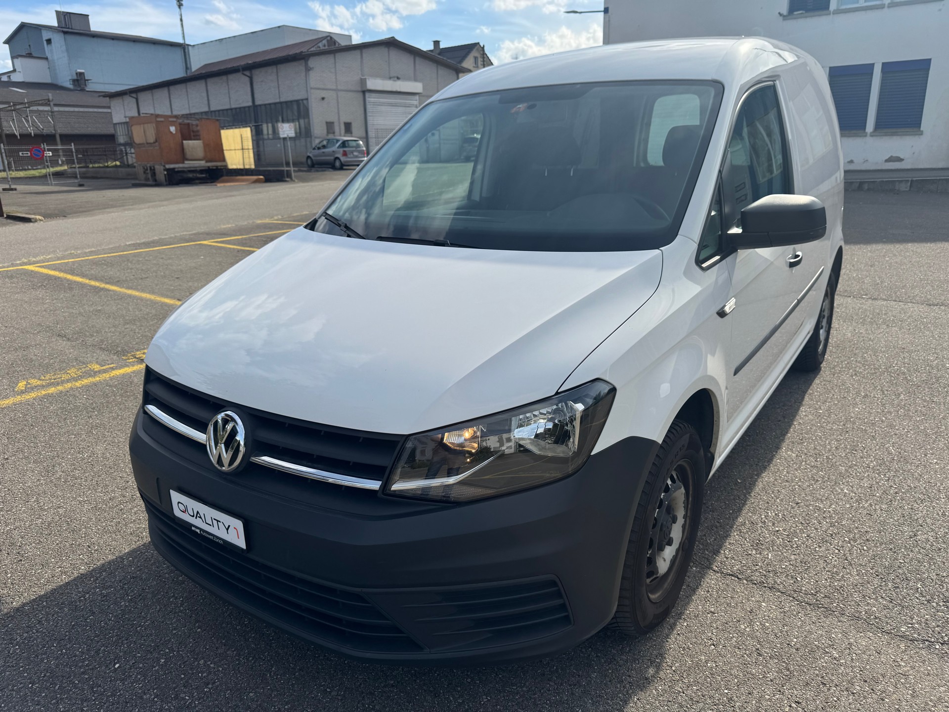 VW Caddy 1.0 TSI Entry BlueMotion Technology-image-0