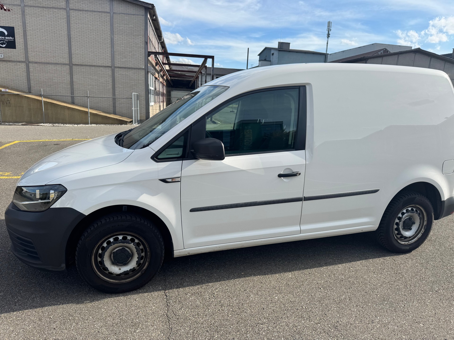 VW Caddy 1.0 TSI Entry BlueMotion Technology-image-7