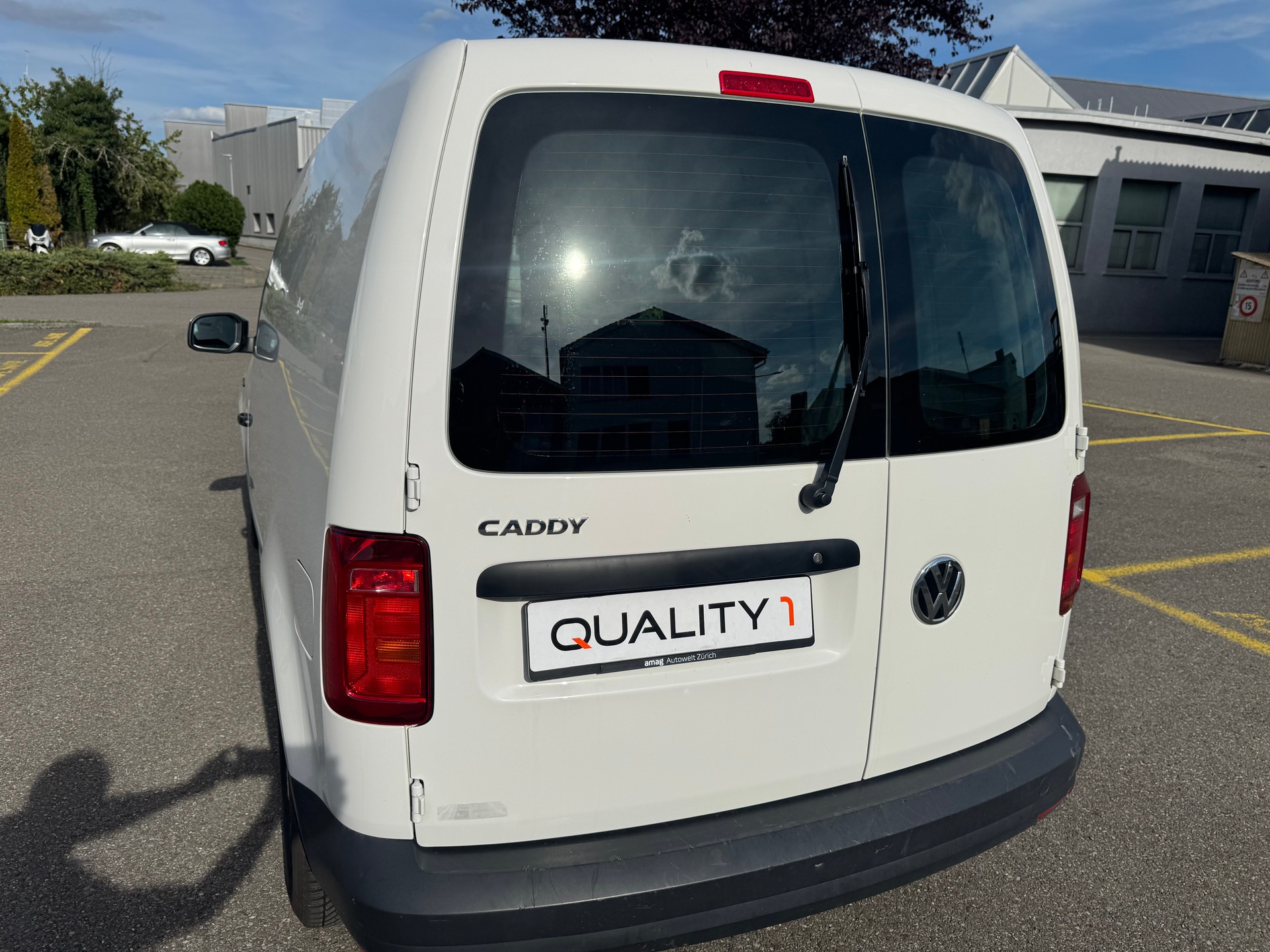 VW Caddy 1.0 TSI Entry BlueMotion Technology-image-5