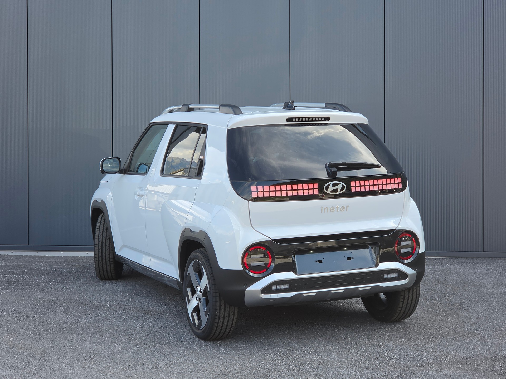HYUNDAI Inster 49kWh Vertex-image-1
