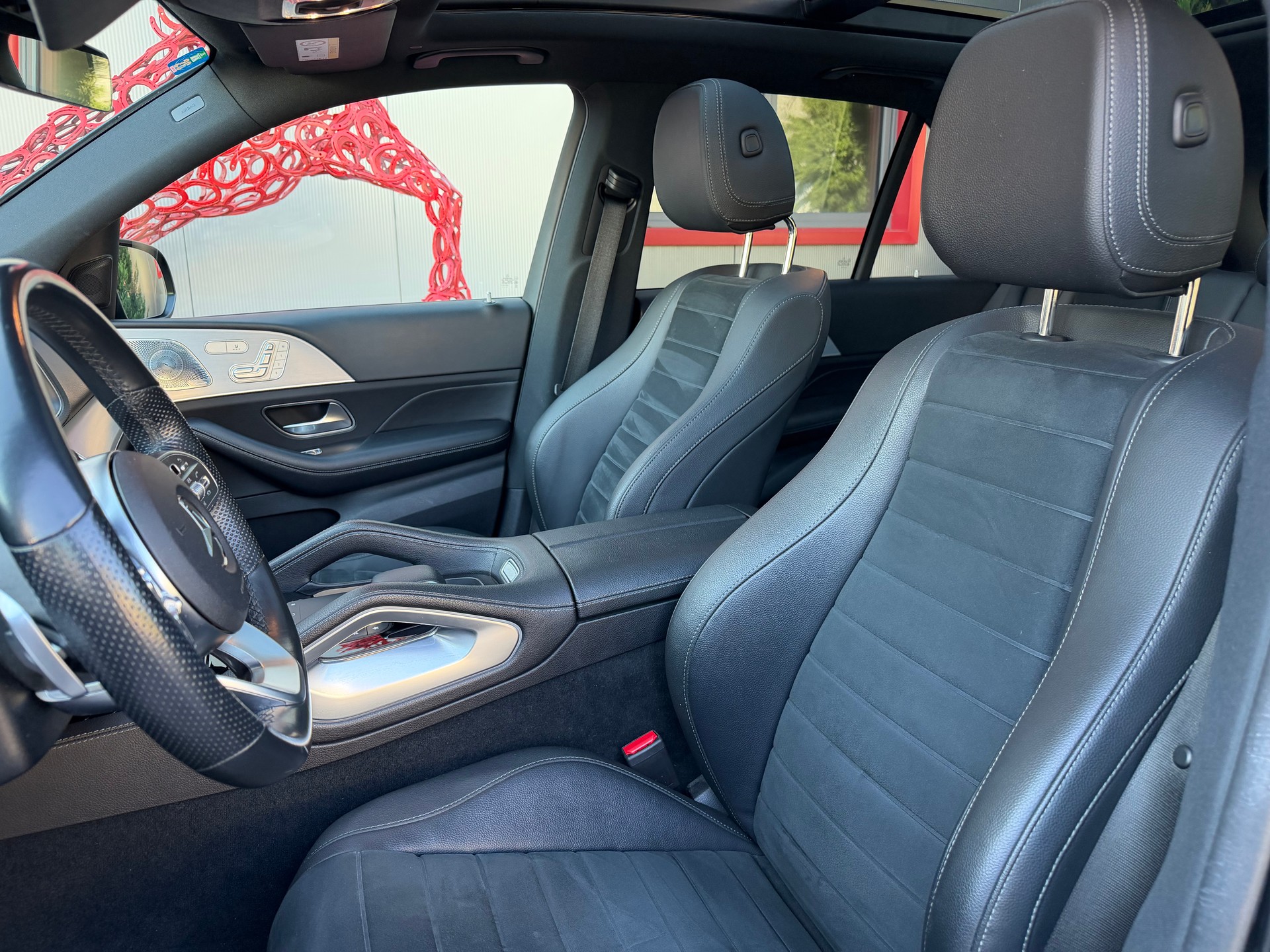 MERCEDES-BENZ GLE 300 d 4Matic AMG Line 9G-Tronic-image-9
